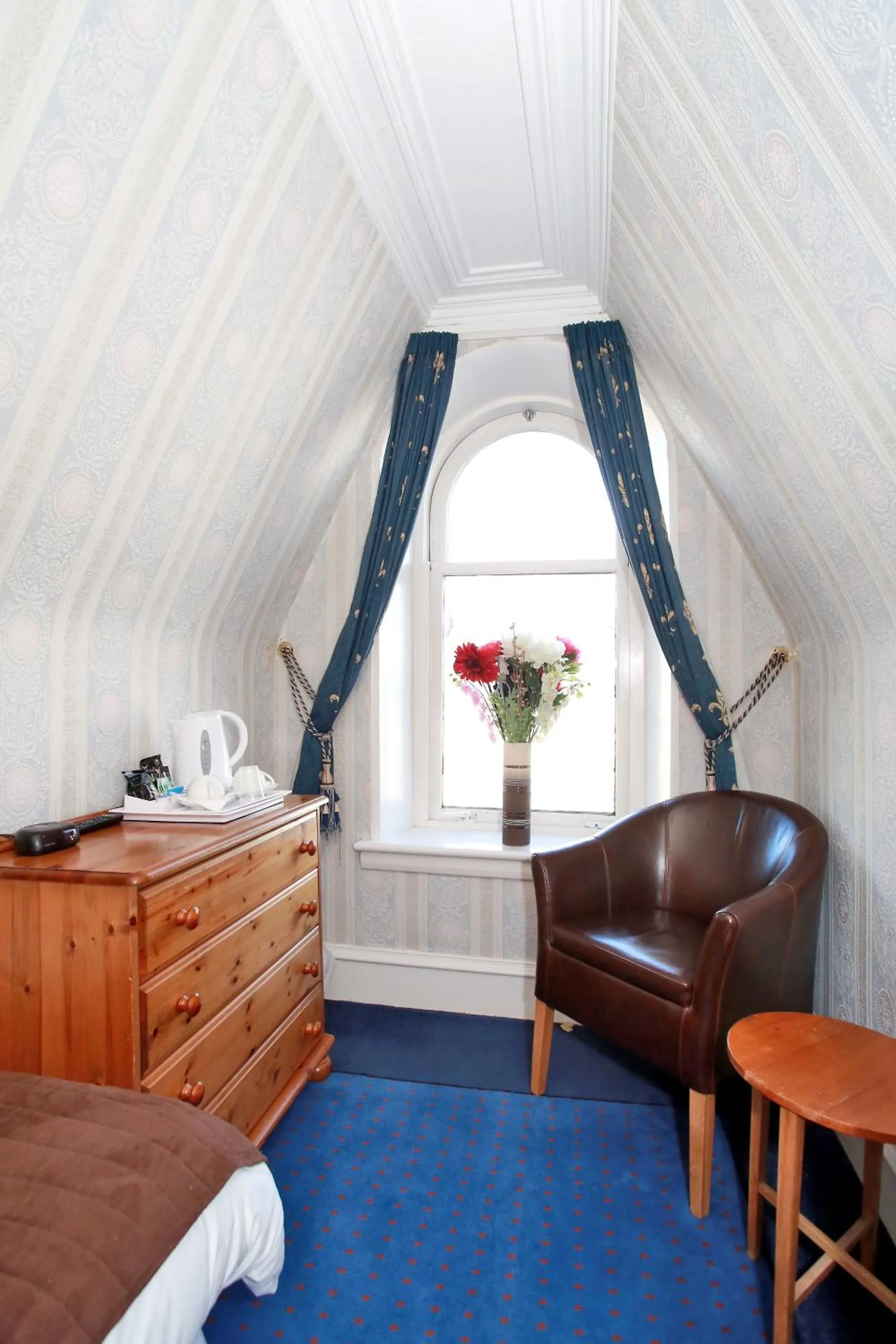 Seating area, Bed in CitiHouse Aberdeen West End