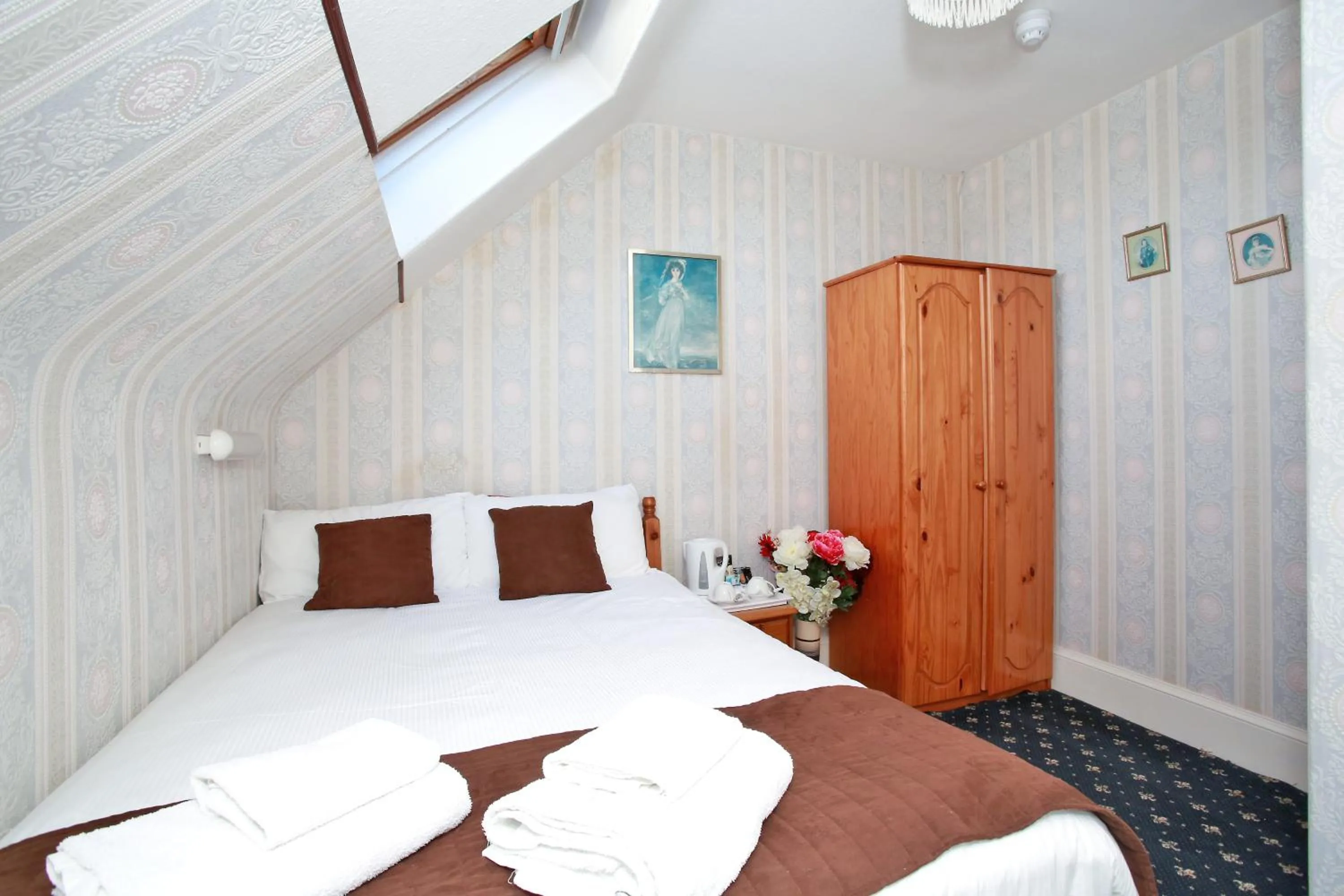 Bedroom, Bed in CitiHouse Aberdeen West End