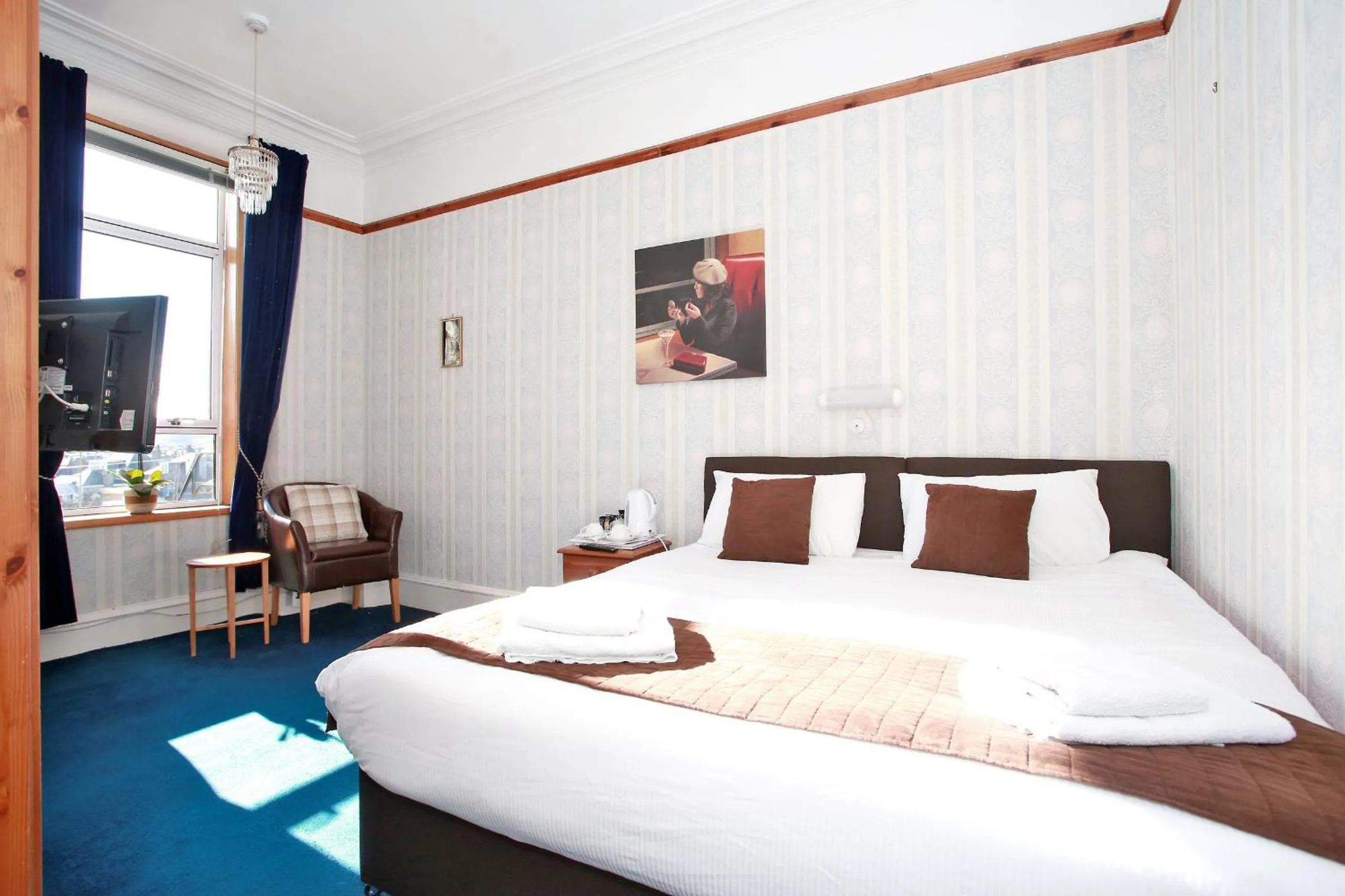 Bed in CitiHouse Aberdeen West End