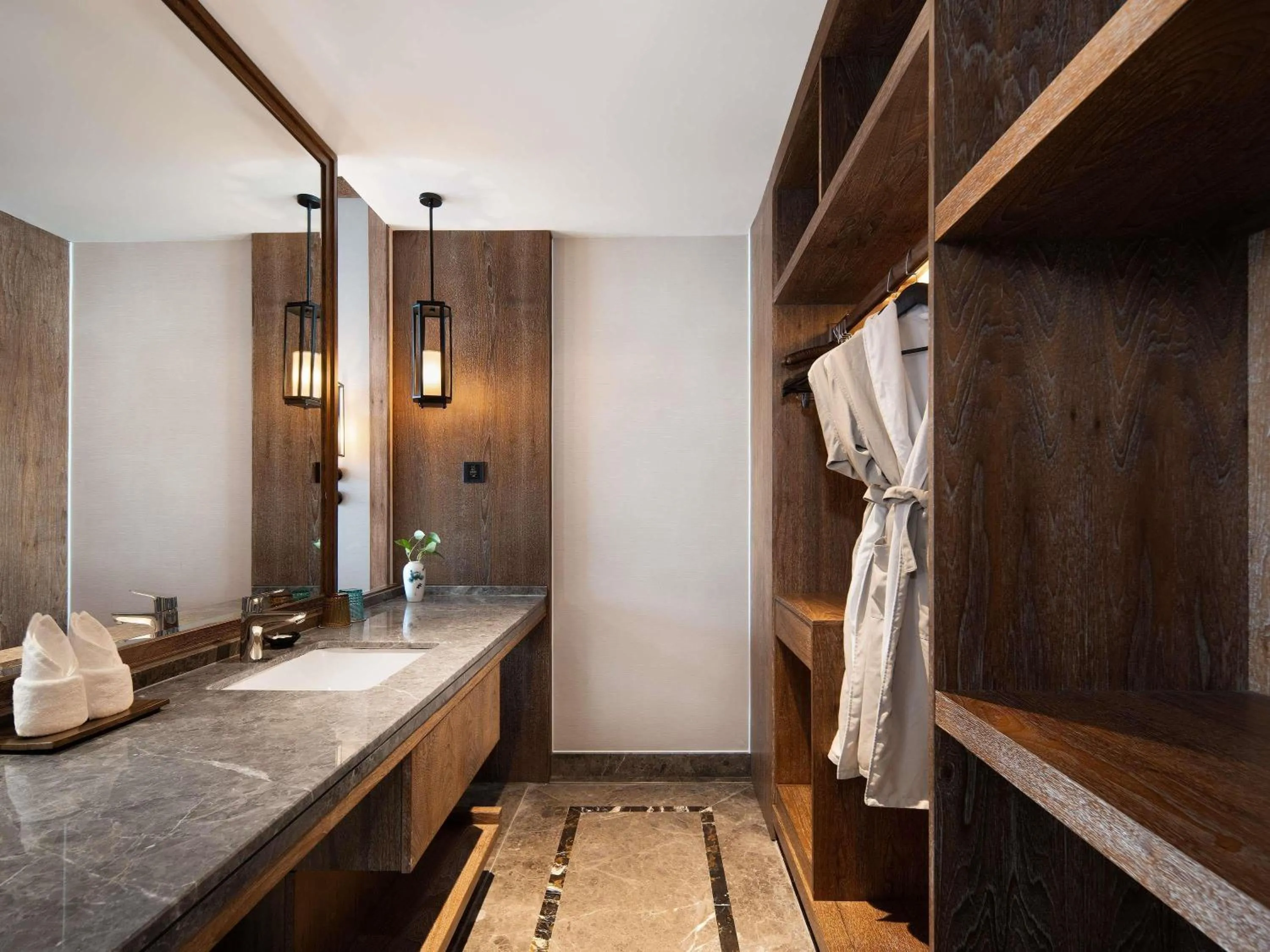 Bedroom in Grand Mercure Kunming South