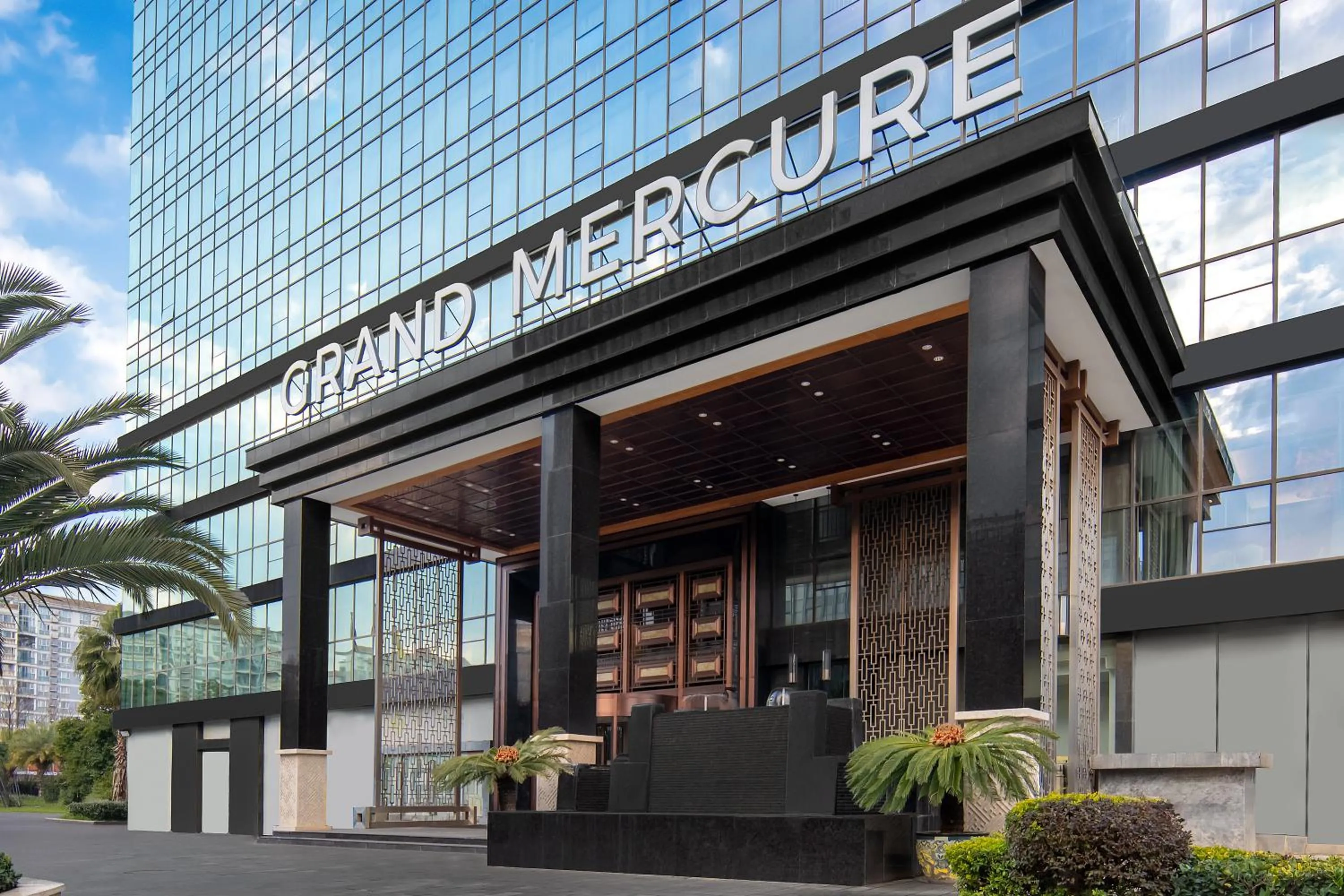 Facade/entrance in Grand Mercure Kunming South