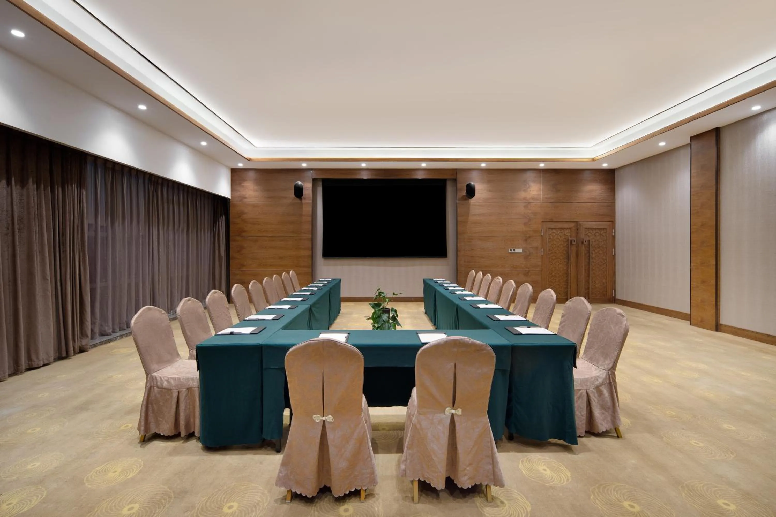 Meeting/conference room in Grand Mercure Kunming South