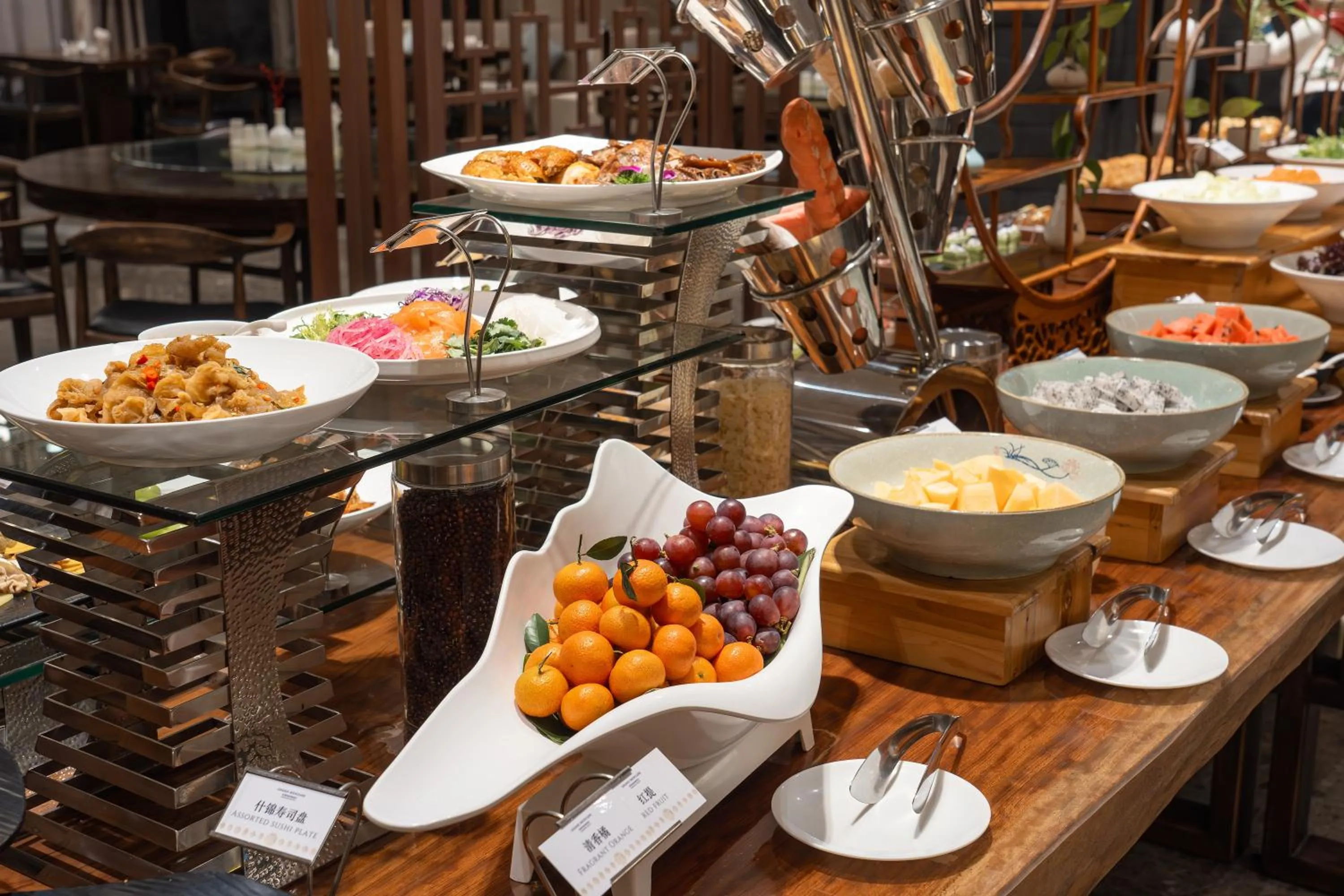 Buffet breakfast in Grand Mercure Kunming South