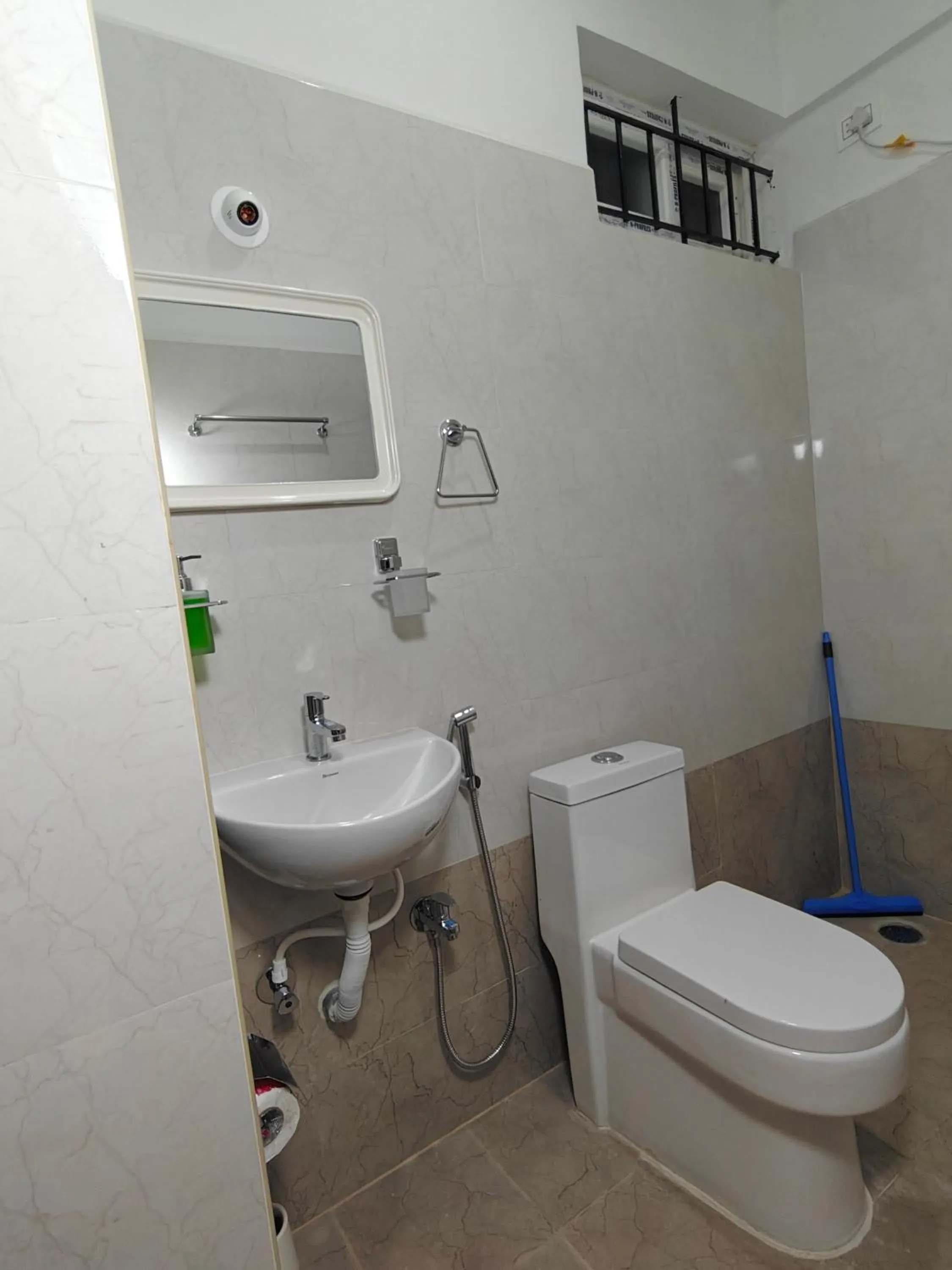 3 Home Tales (Brookefield)