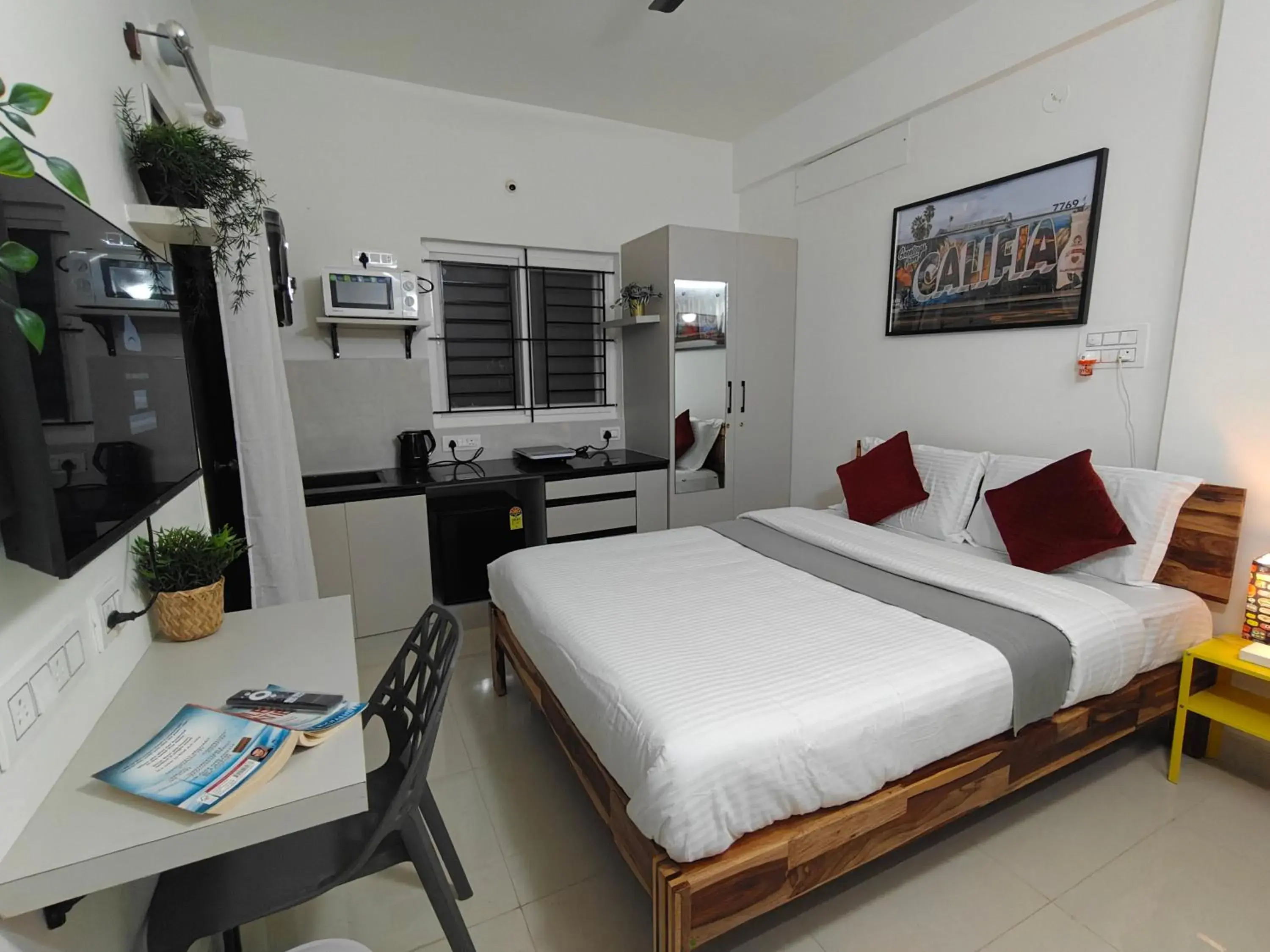 3 Home Tales (Brookefield) 3 Home Tales (Brookefield)