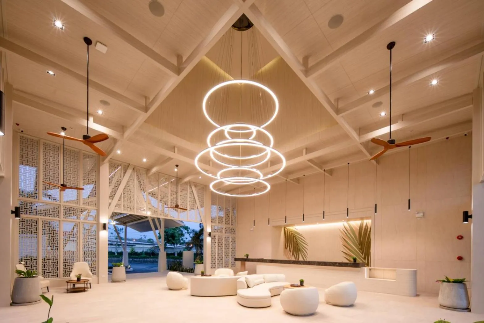 Lobby or reception, Bed in Lalynn Resort & Villas, Phuket