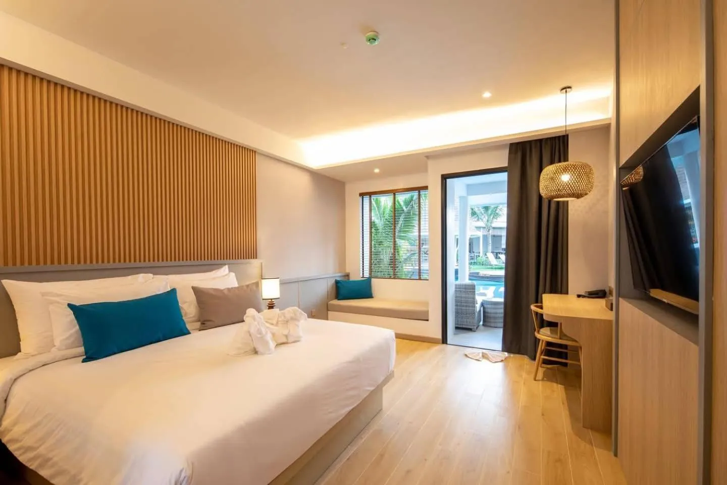 Photo of the whole room, Bed in Lalynn Resort & Villas, Phuket