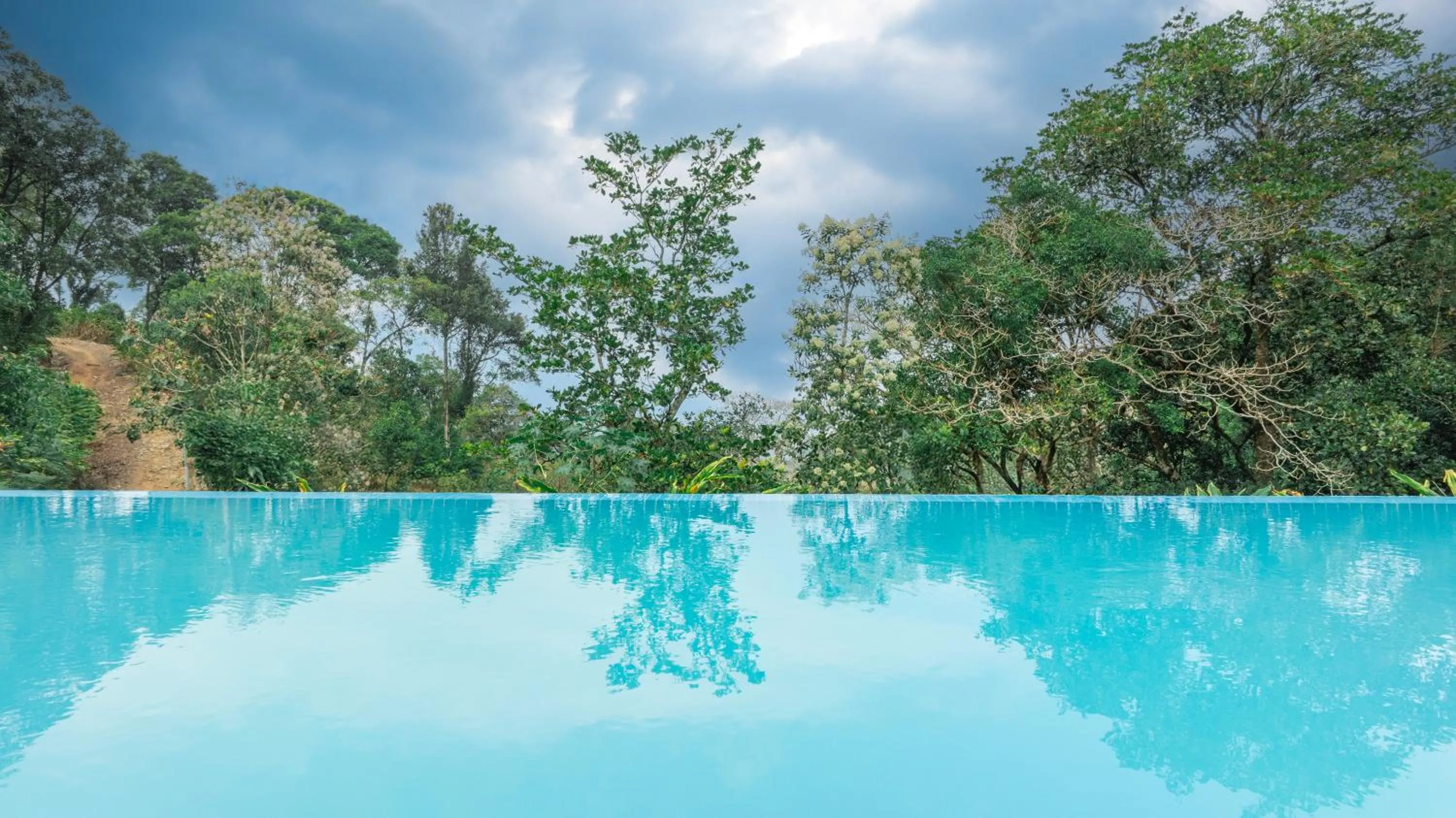 Swimming pool in Ela Luxury Stay