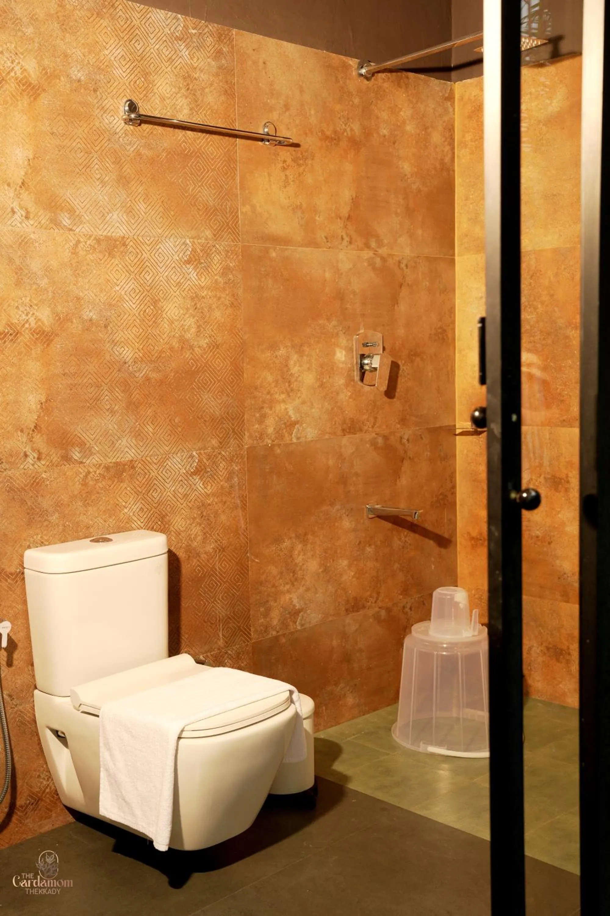 Toilet in Ela Luxury Stay