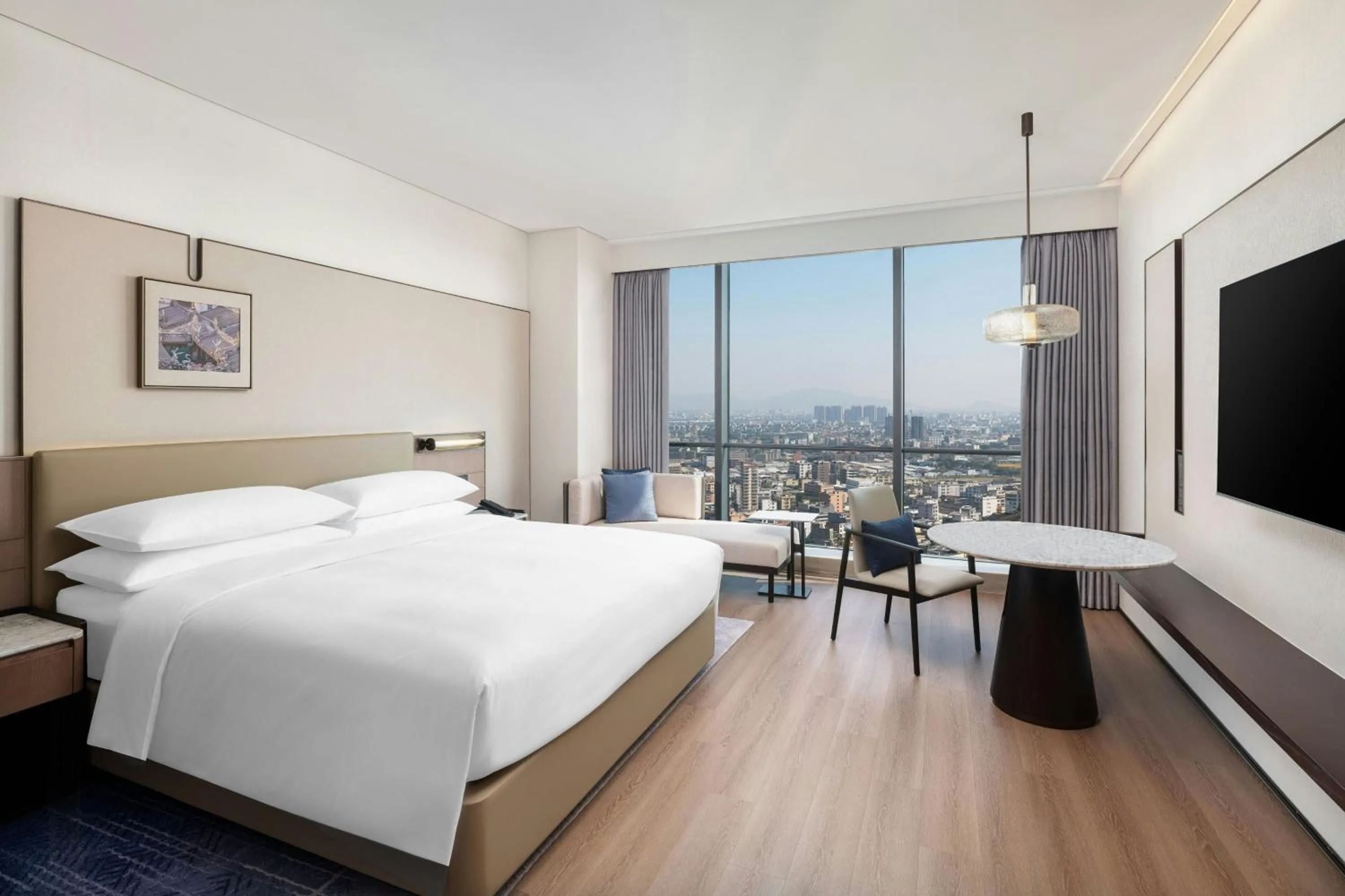 Photo of the whole room, Bed in Jieyang Marriott Hotel