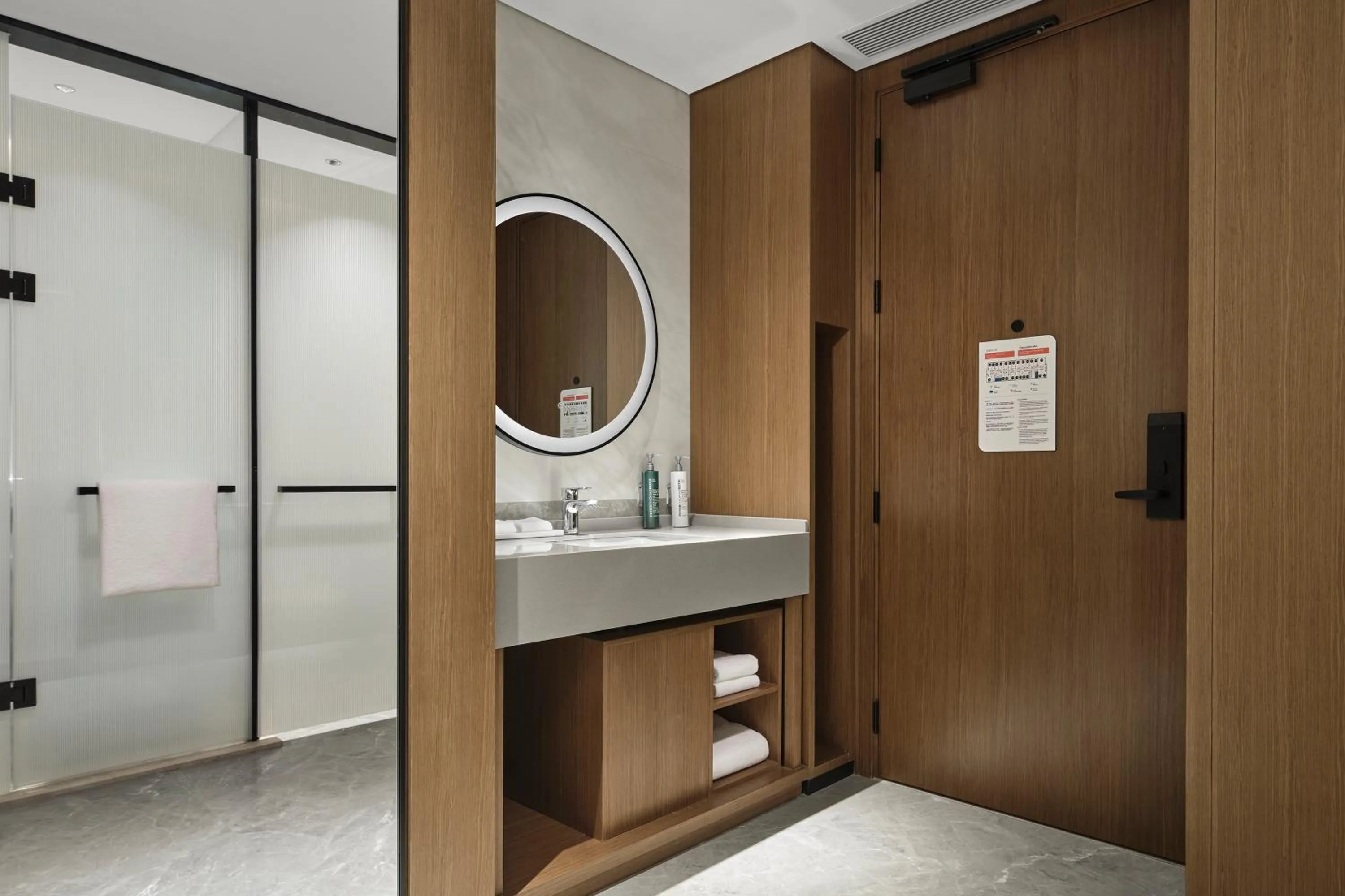 Toilet in Hilton Garden Inn Beijing Yizhuang