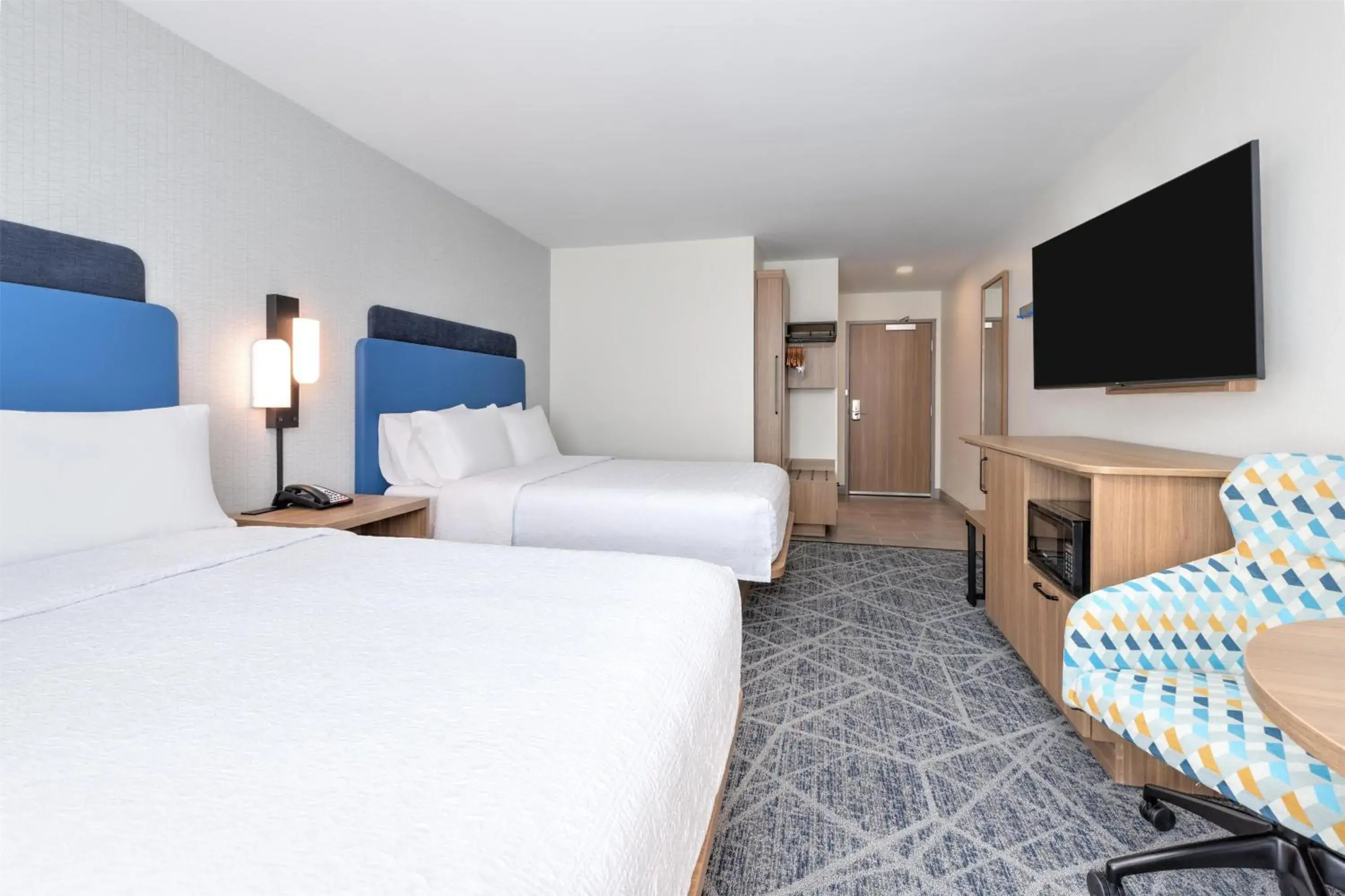 Queen Room with Two Queen Beds in Hampton Inn & Suites by Hilton Little Rock Airport Queen Room with Two Queen Beds in Hampton Inn & Suites by Hilton Little Rock Airport