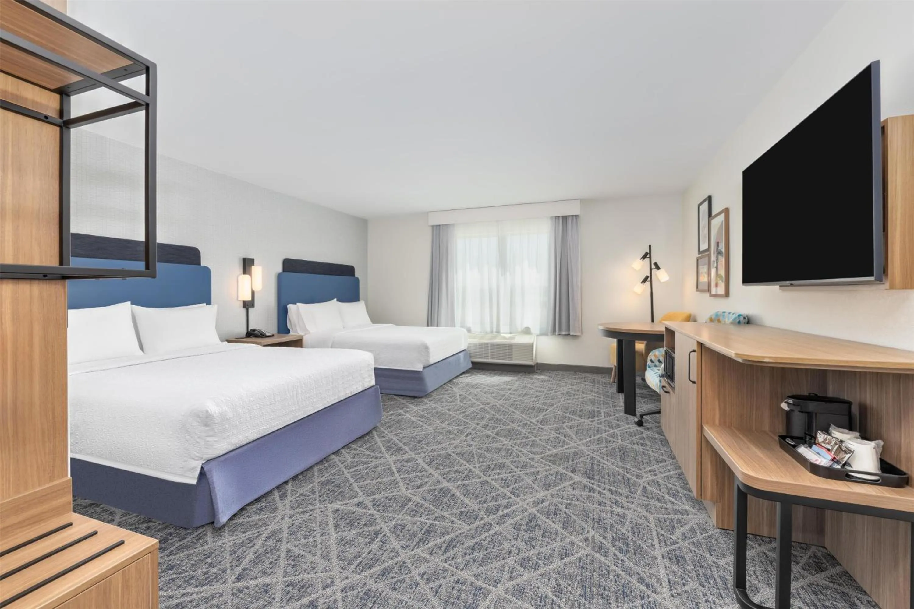 Bed in Hampton Inn & Suites by Hilton Little Rock Airport