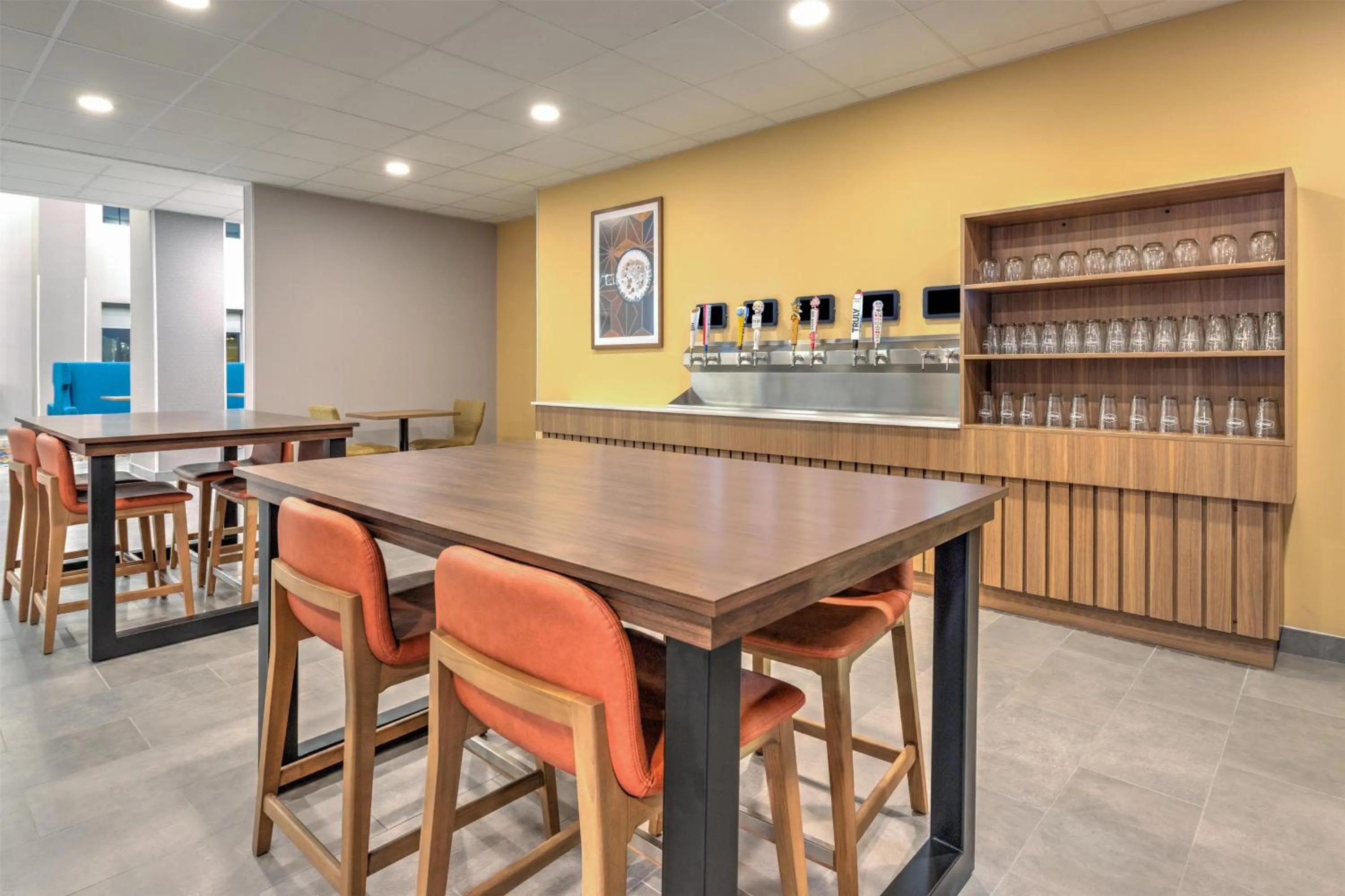 Lounge or bar in Hampton Inn & Suites by Hilton Little Rock Airport