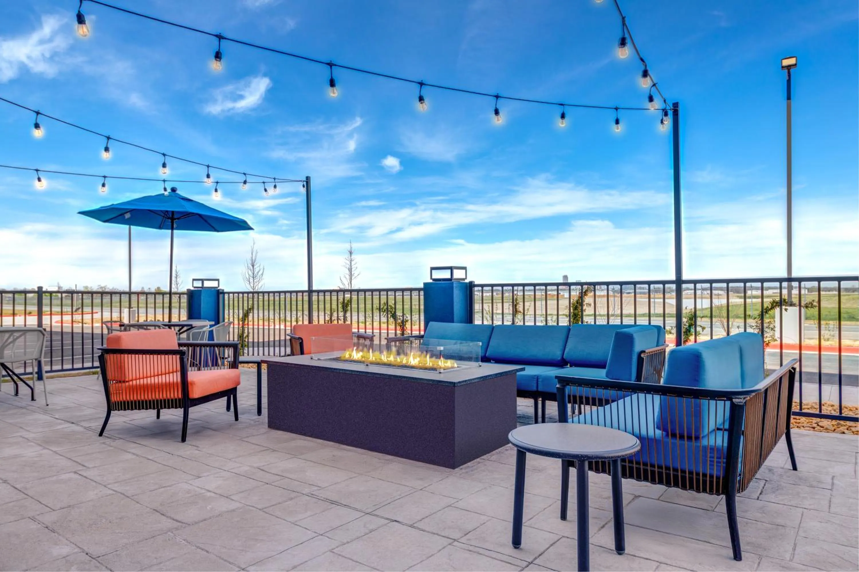 Patio in Hampton Inn & Suites by Hilton Little Rock Airport