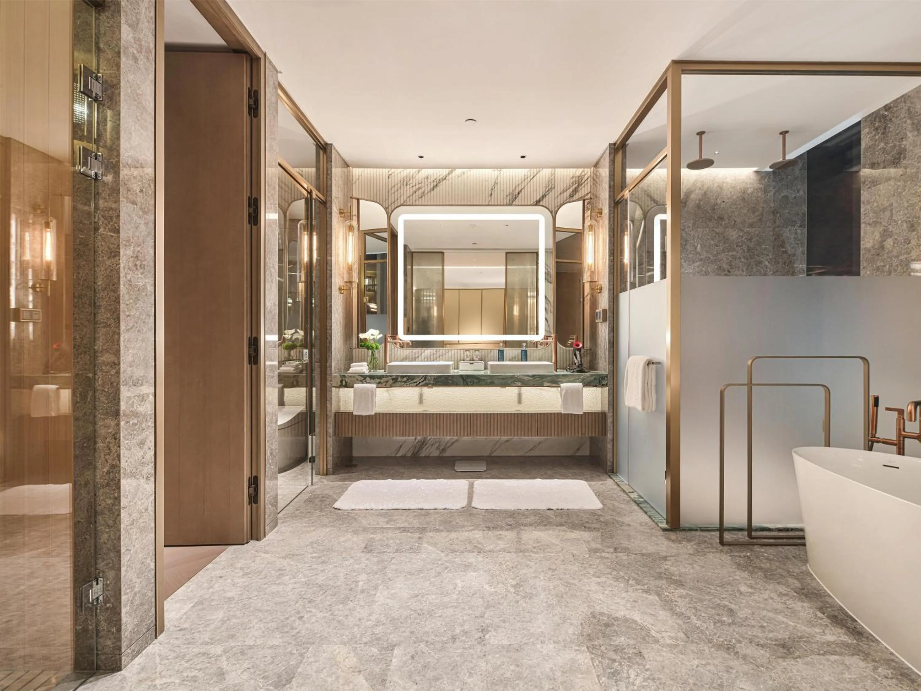 Bathroom, Bed in Hilton Shanghai Greater Hongqiao