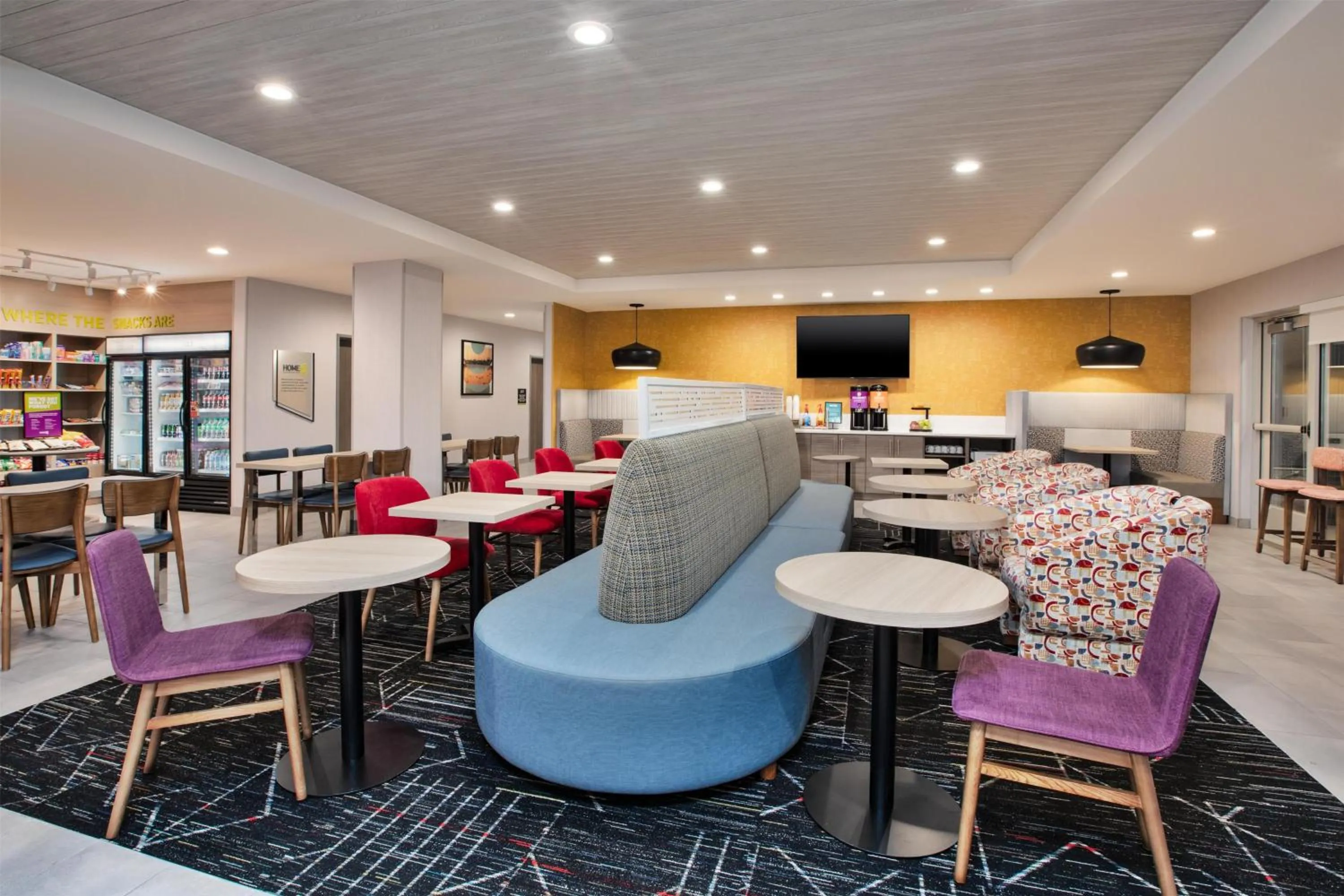 Lobby or reception in Home2 Suites By Hilton Traverse City