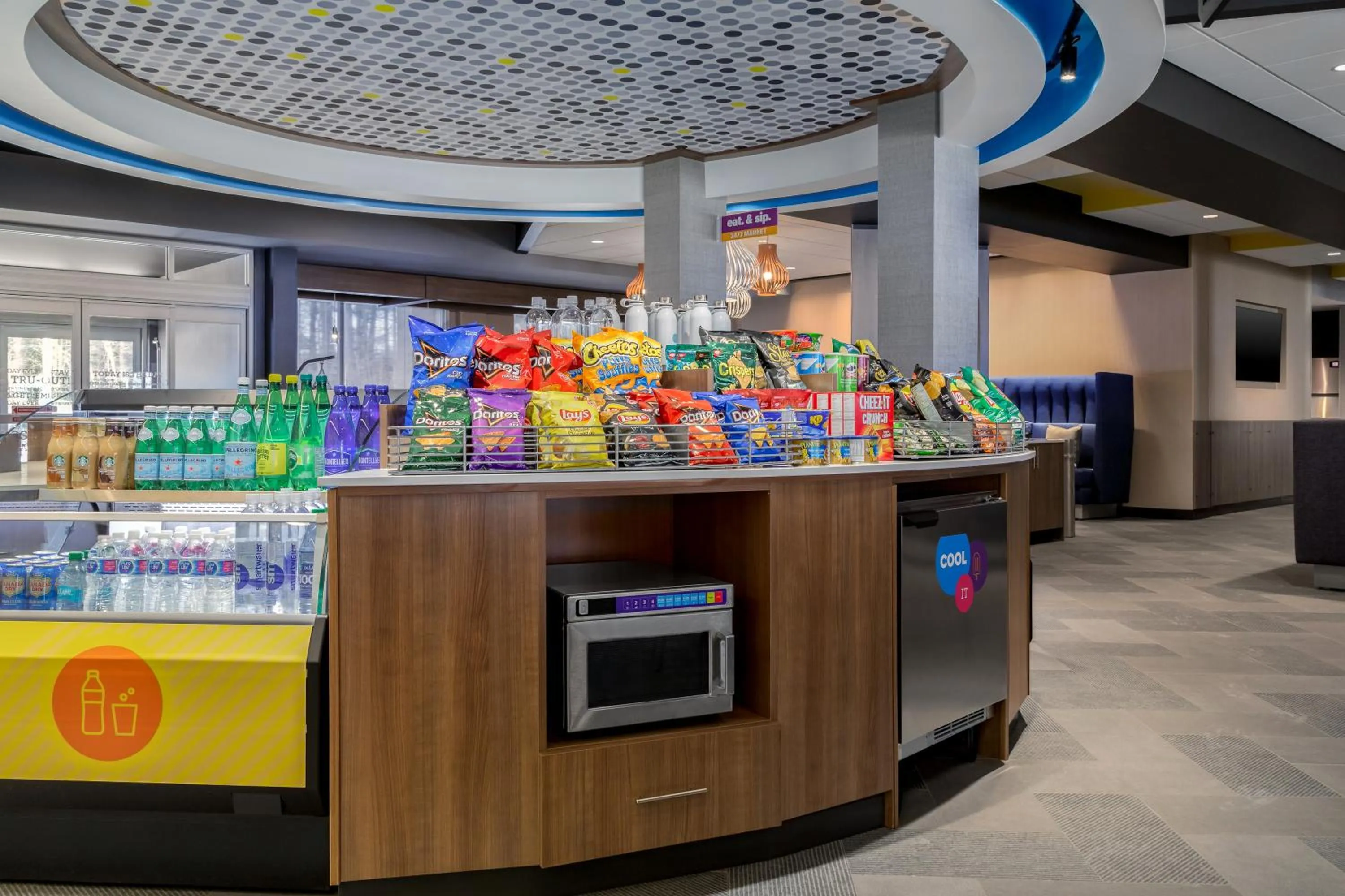 Food and drinks in Tru By Hilton Bracebridge, On