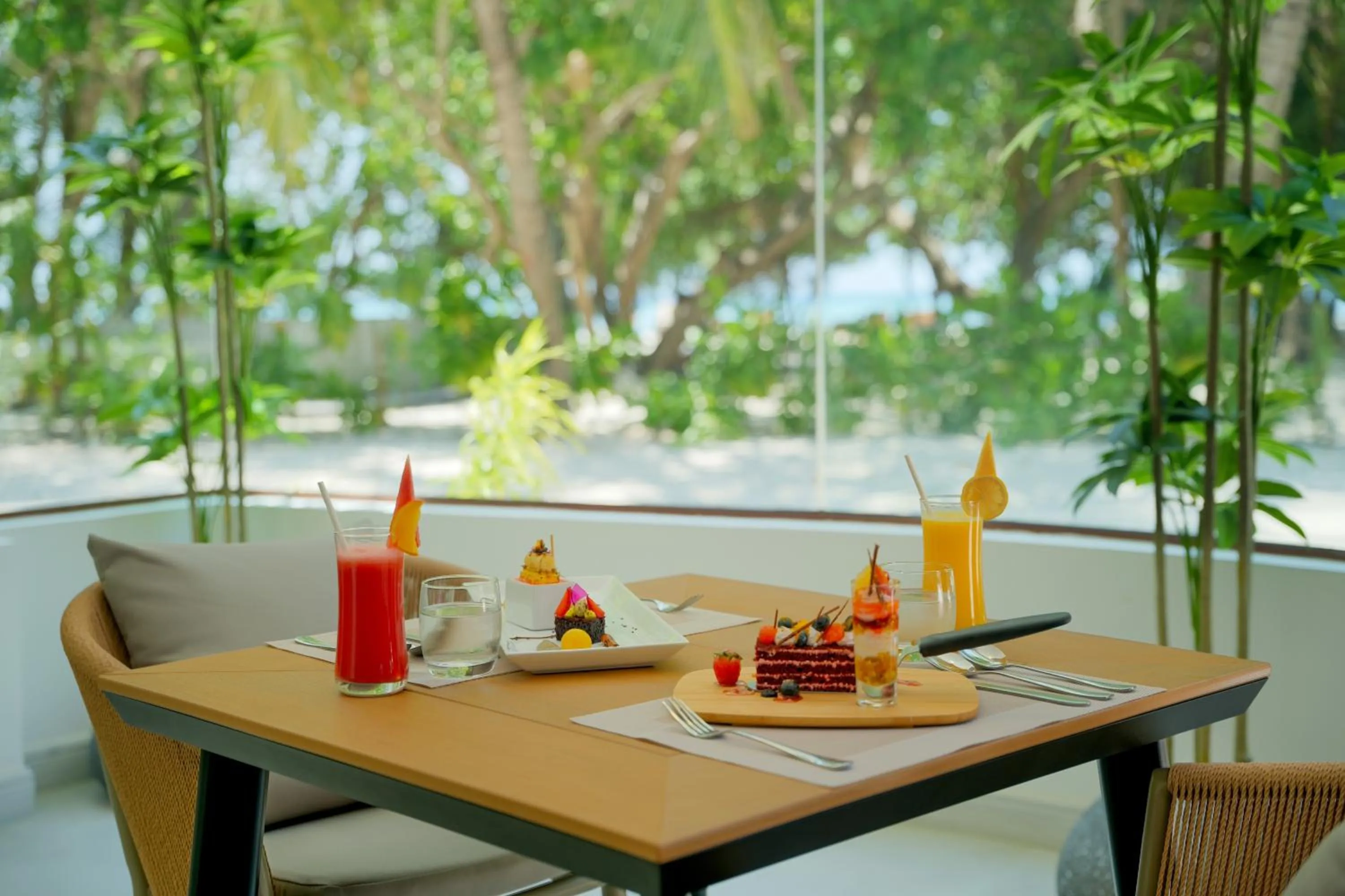 Restaurant/places to eat in Cocomo Maldives