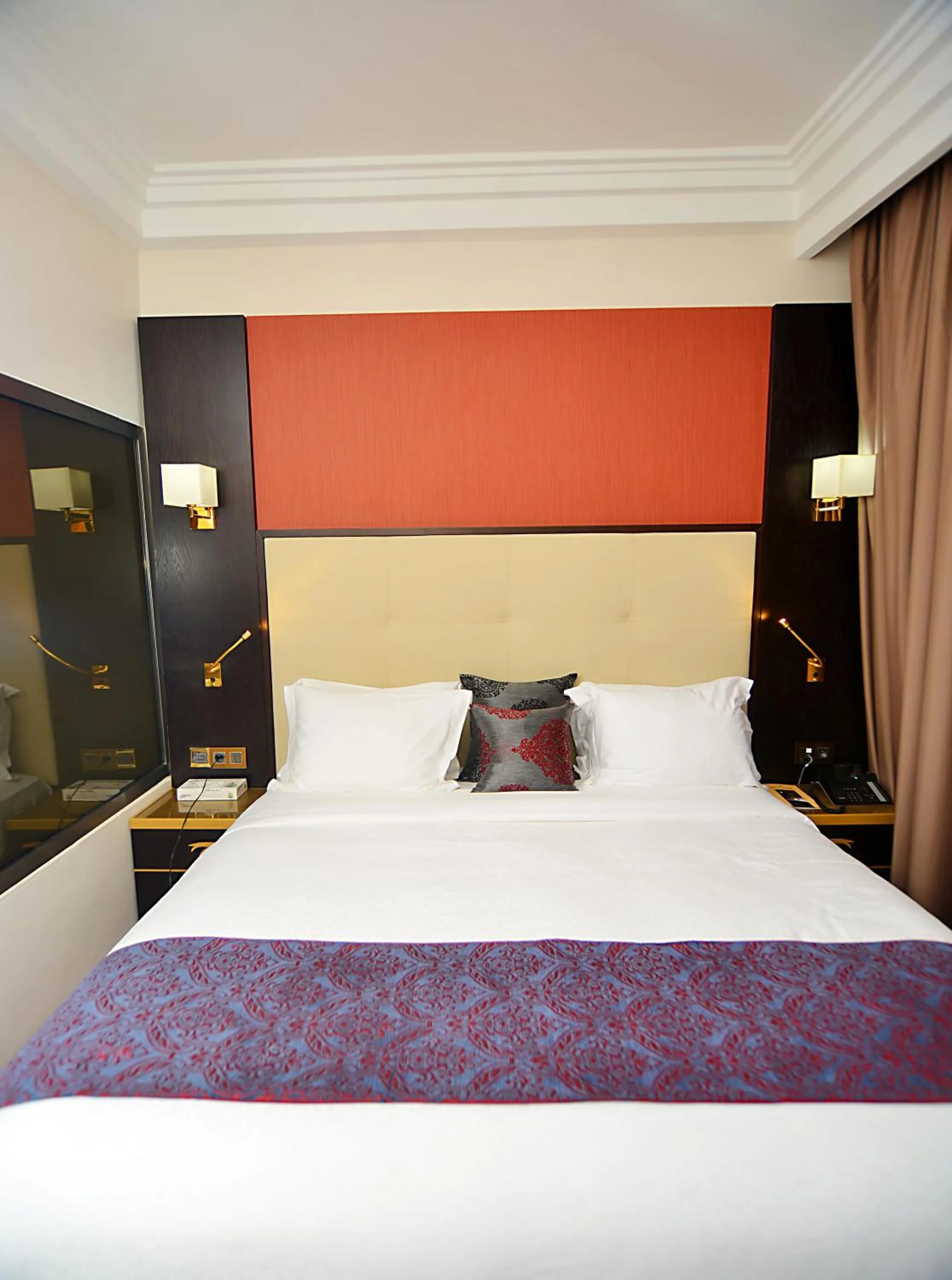 Bed in Hôtel Fleur de Lys Plateau