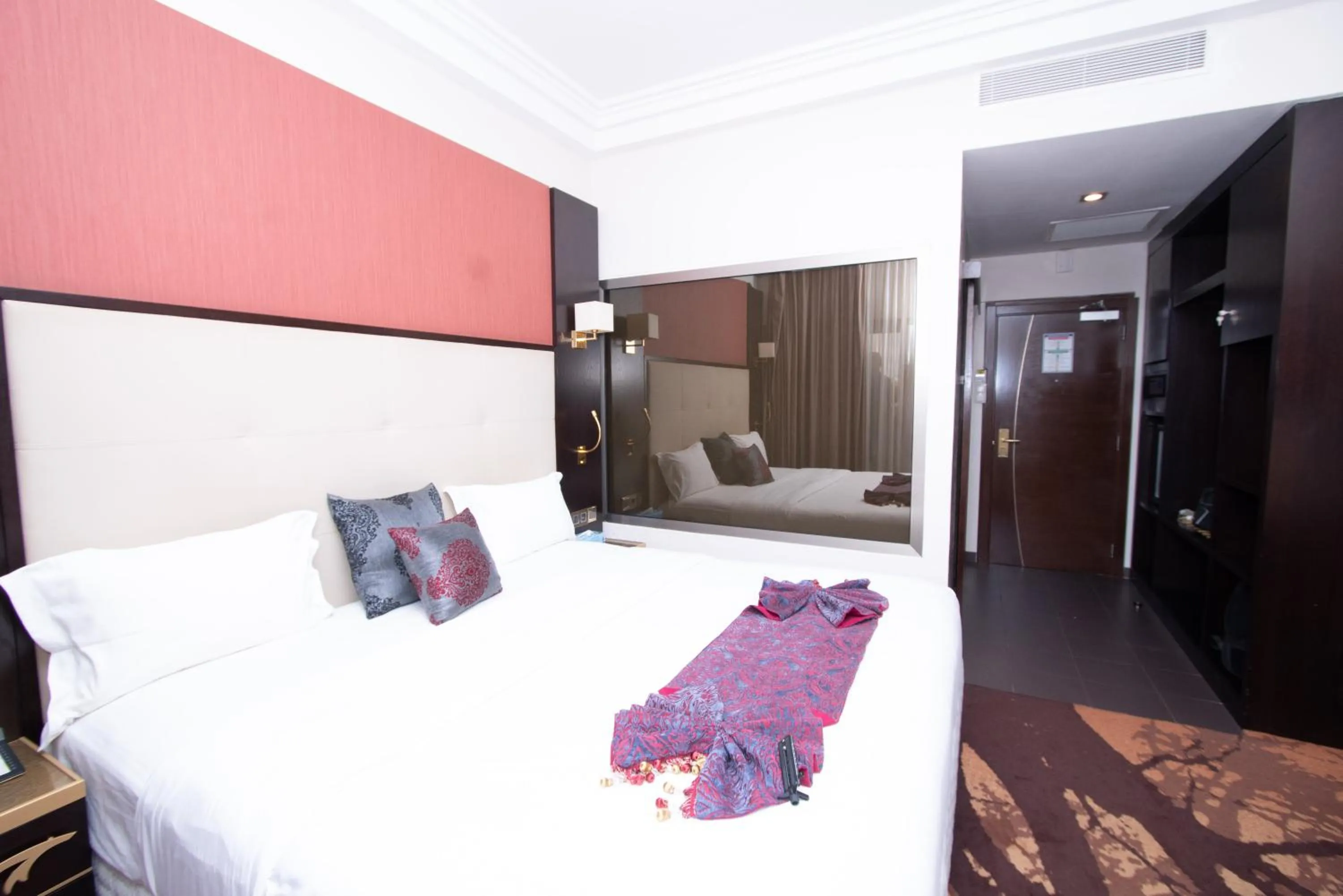 Bed in Hôtel Fleur de Lys Plateau