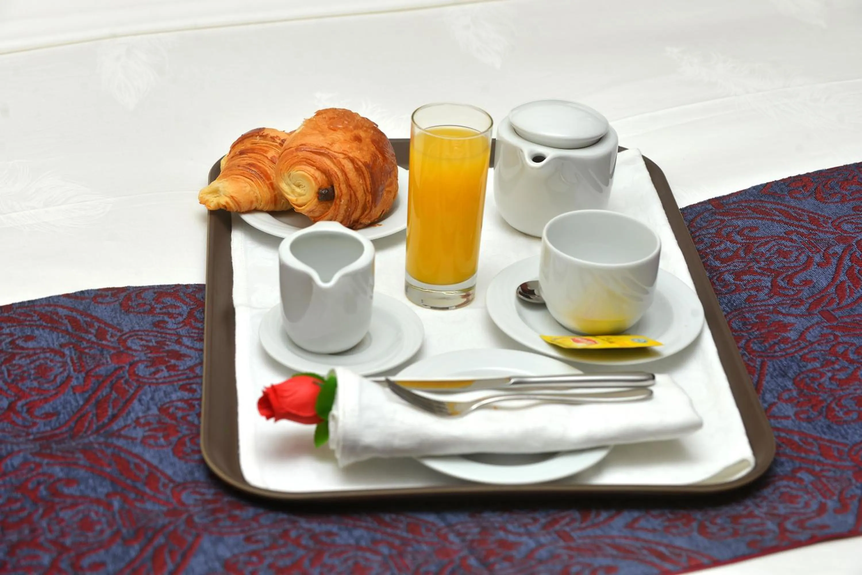 Food in Hôtel Fleur de Lys Plateau