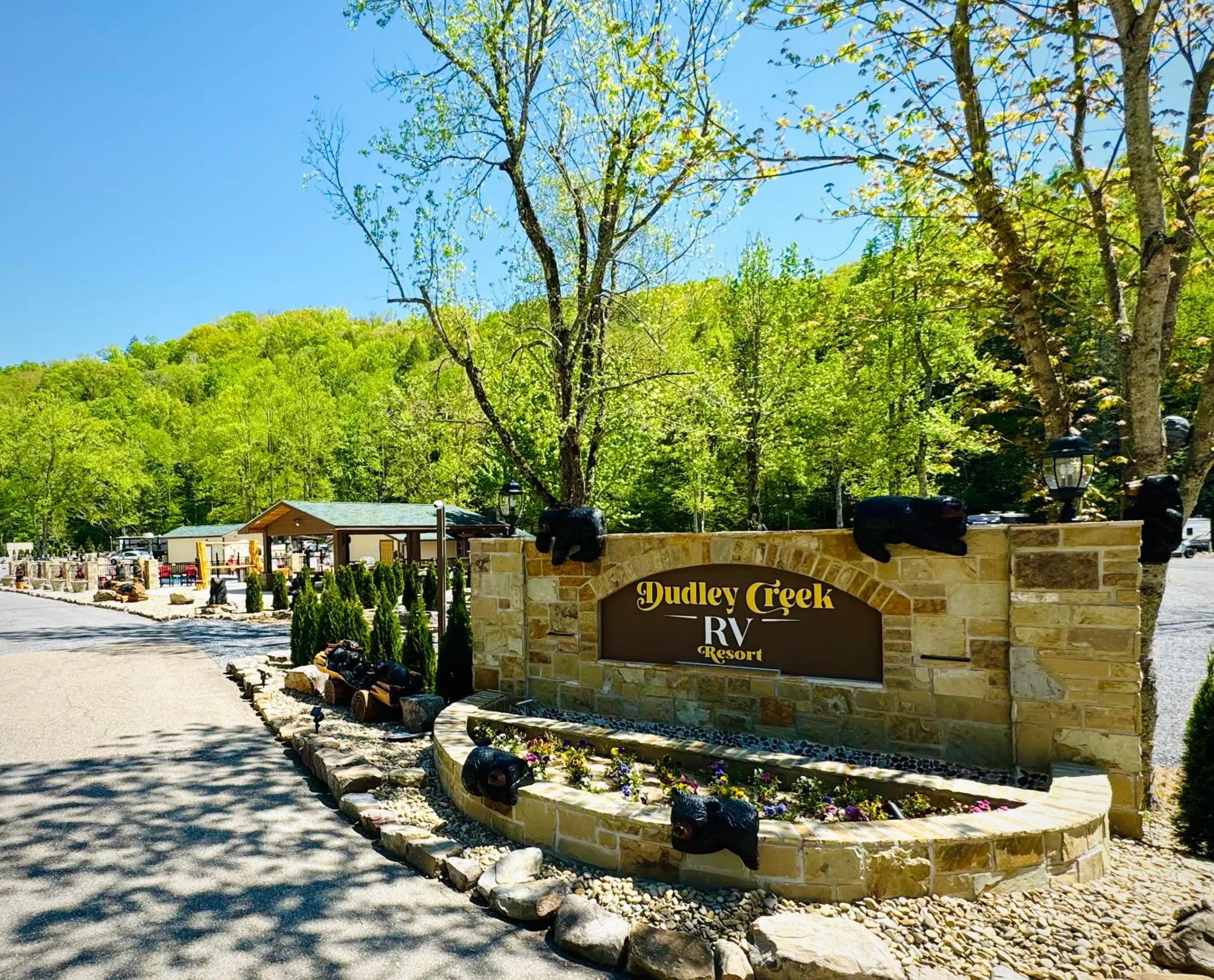 Facade/entrance in Dudley Creek RV Resort