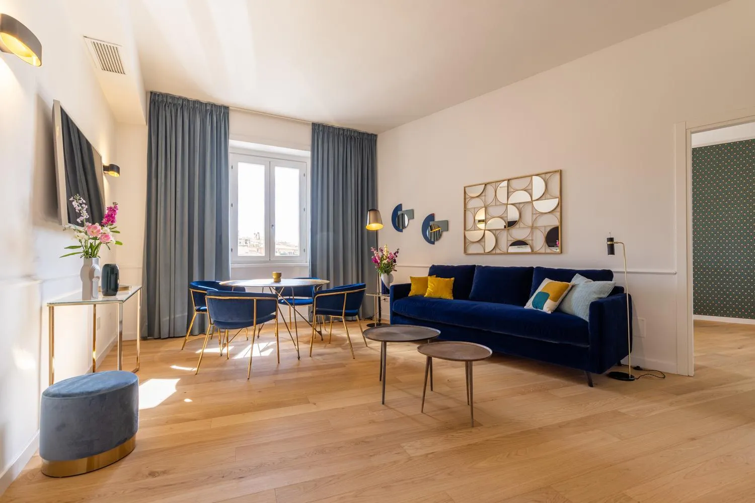 TV and multimedia in Navona 49 Luxury Suites&Apartment