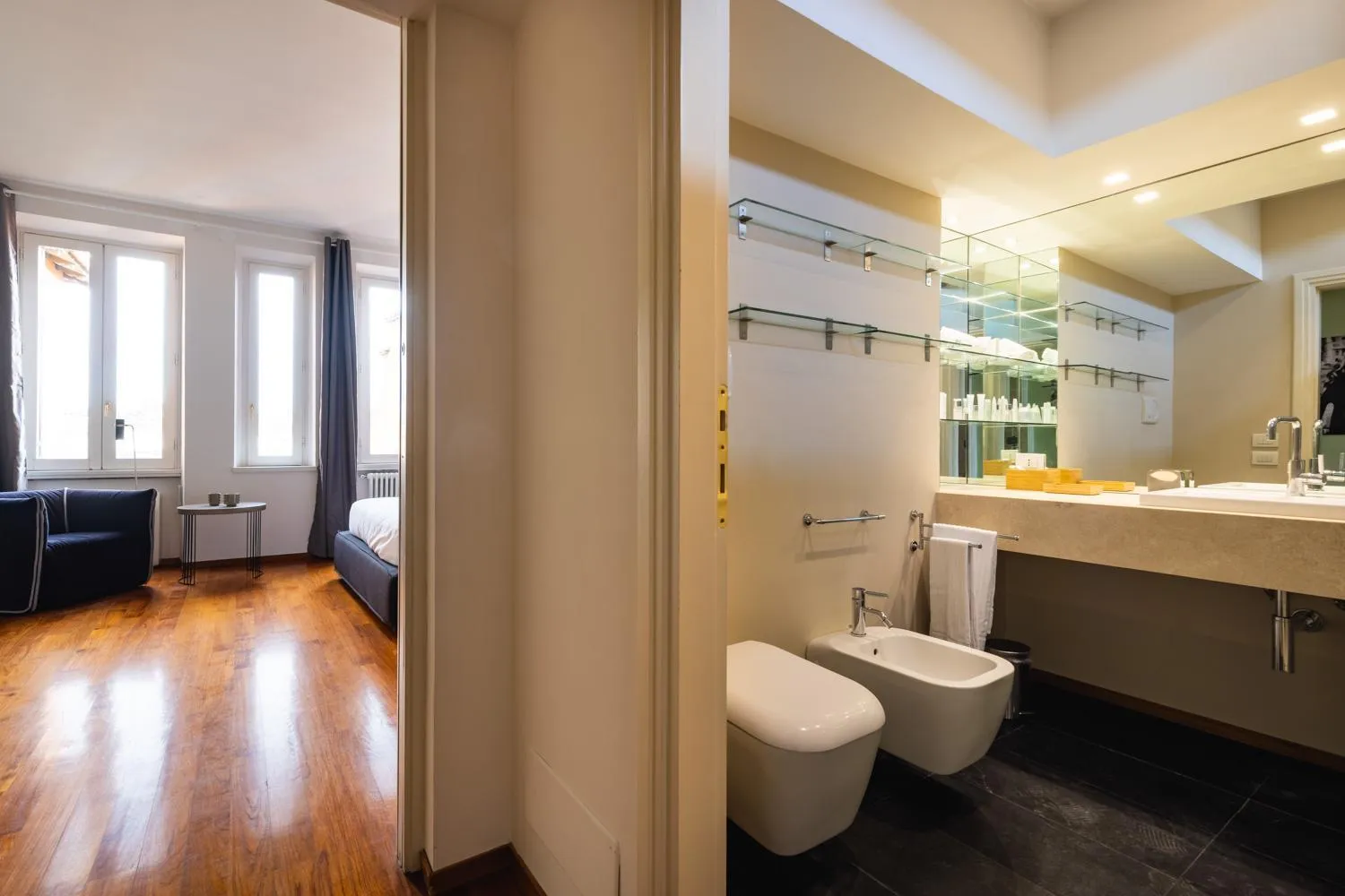 Toilet in Navona 49 Luxury Suites&Apartment