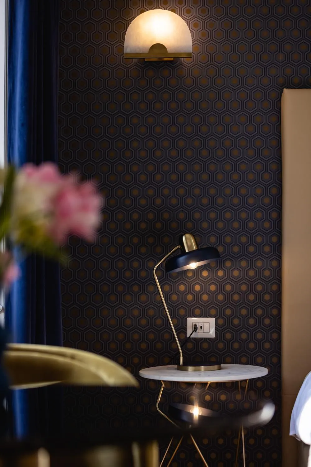 hair dresser in Navona 49 Luxury Suites&Apartment