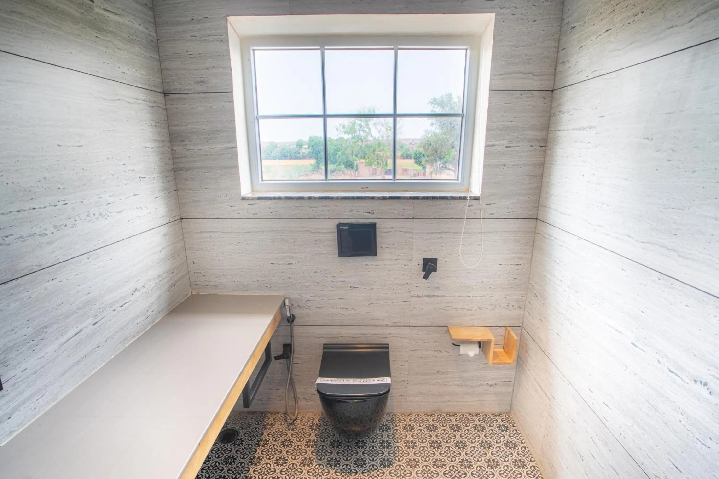 Toilet in The Sky Imperial, Jodhpur