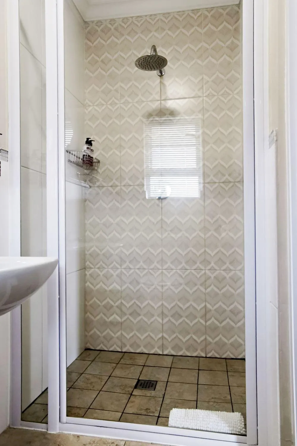 Shower in Bokmakierie Gastehuis Emalahleni Pty Ltd