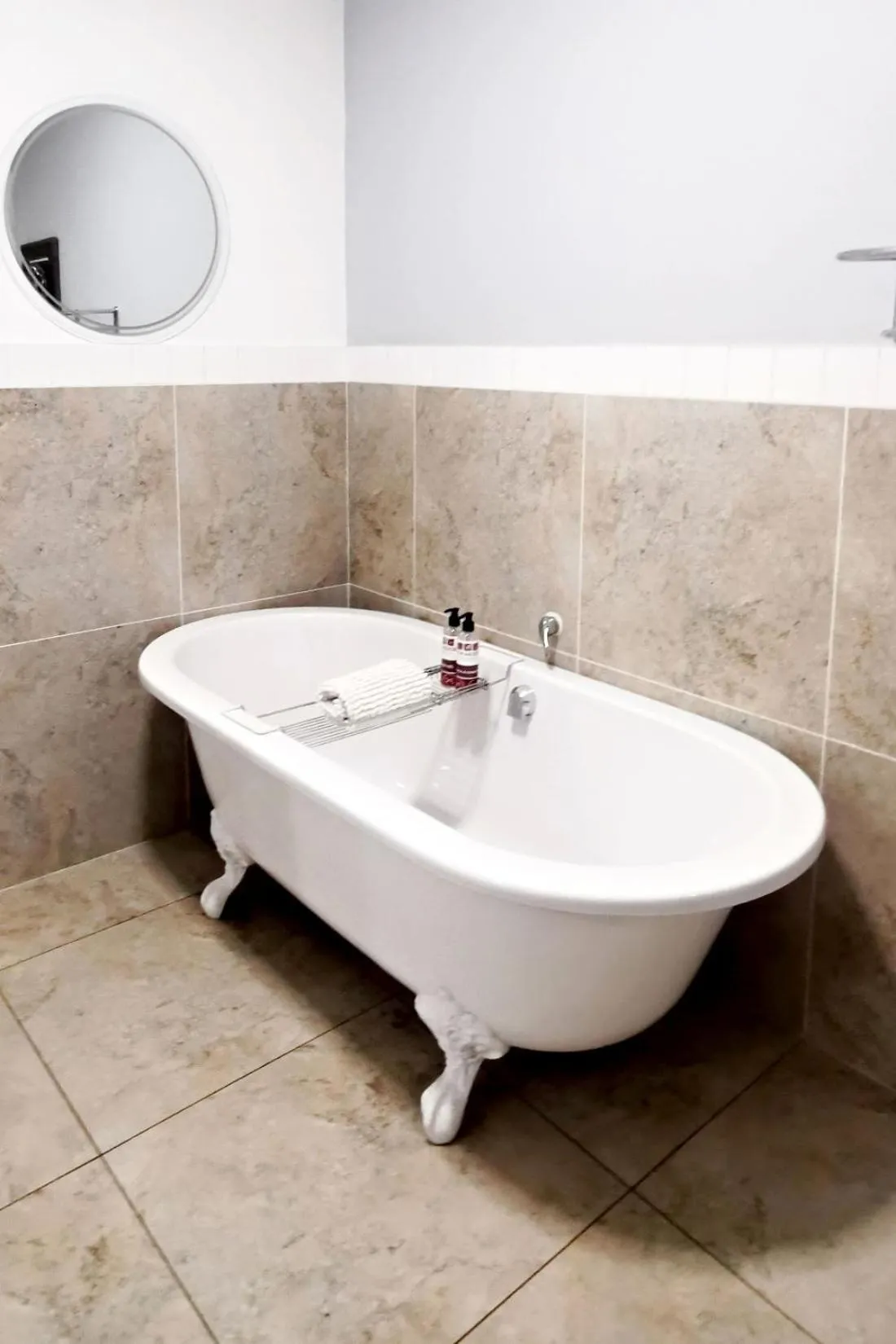 Bath in Bokmakierie Gastehuis Emalahleni Pty Ltd