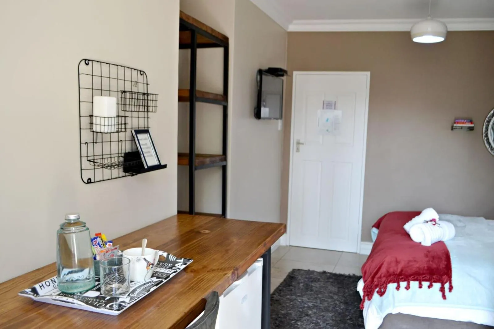 Coffee/tea facilities, Bed in Bokmakierie Gastehuis Emalahleni Pty Ltd