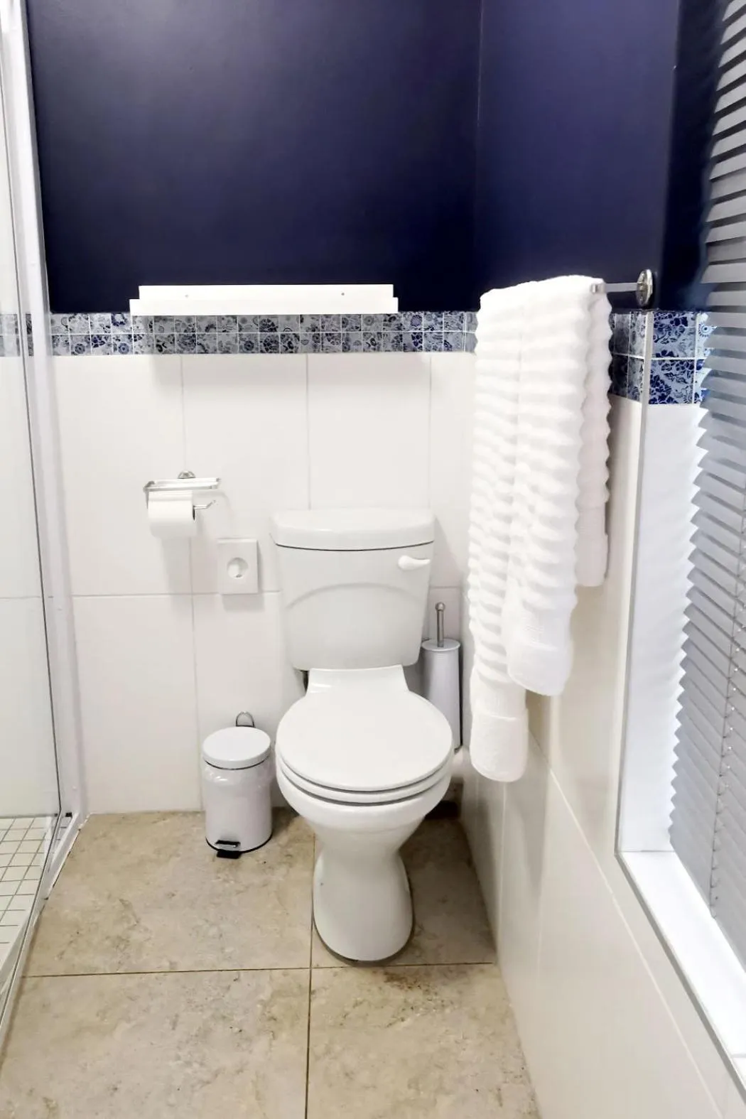 Toilet in Bokmakierie Gastehuis Emalahleni Pty Ltd