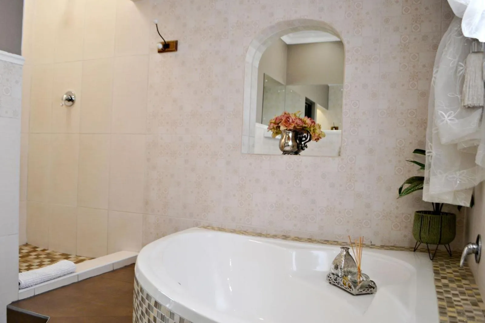 Bathroom in Bokmakierie Gastehuis Emalahleni Pty Ltd