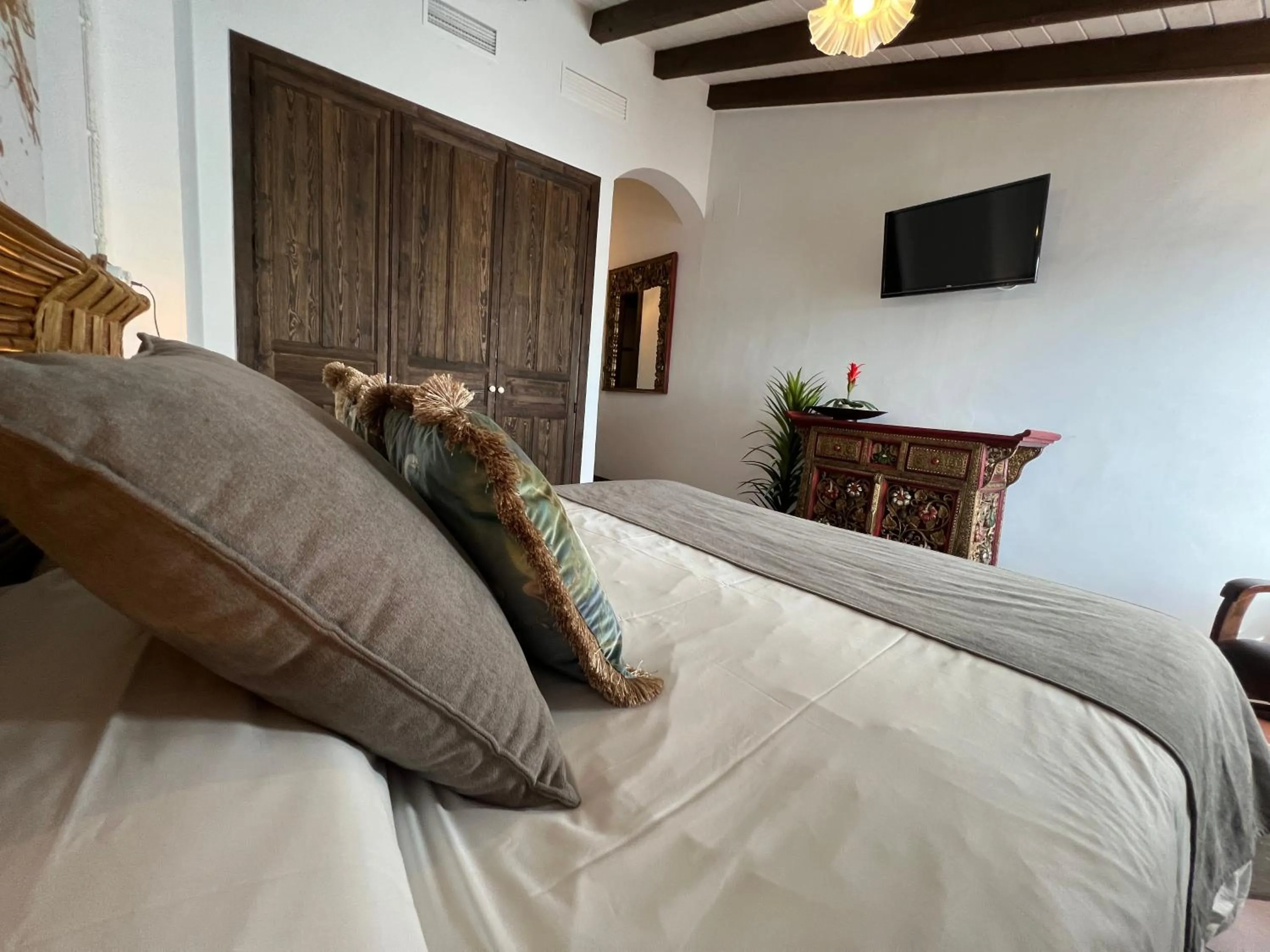 Property building, Bed in ON Acebuchal 23