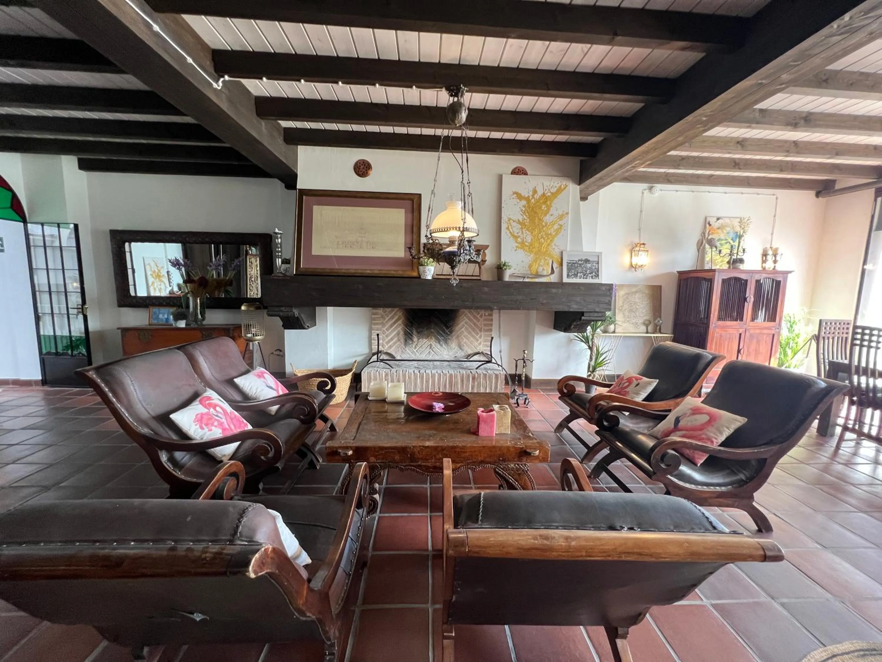 Seating area in ON Acebuchal 23