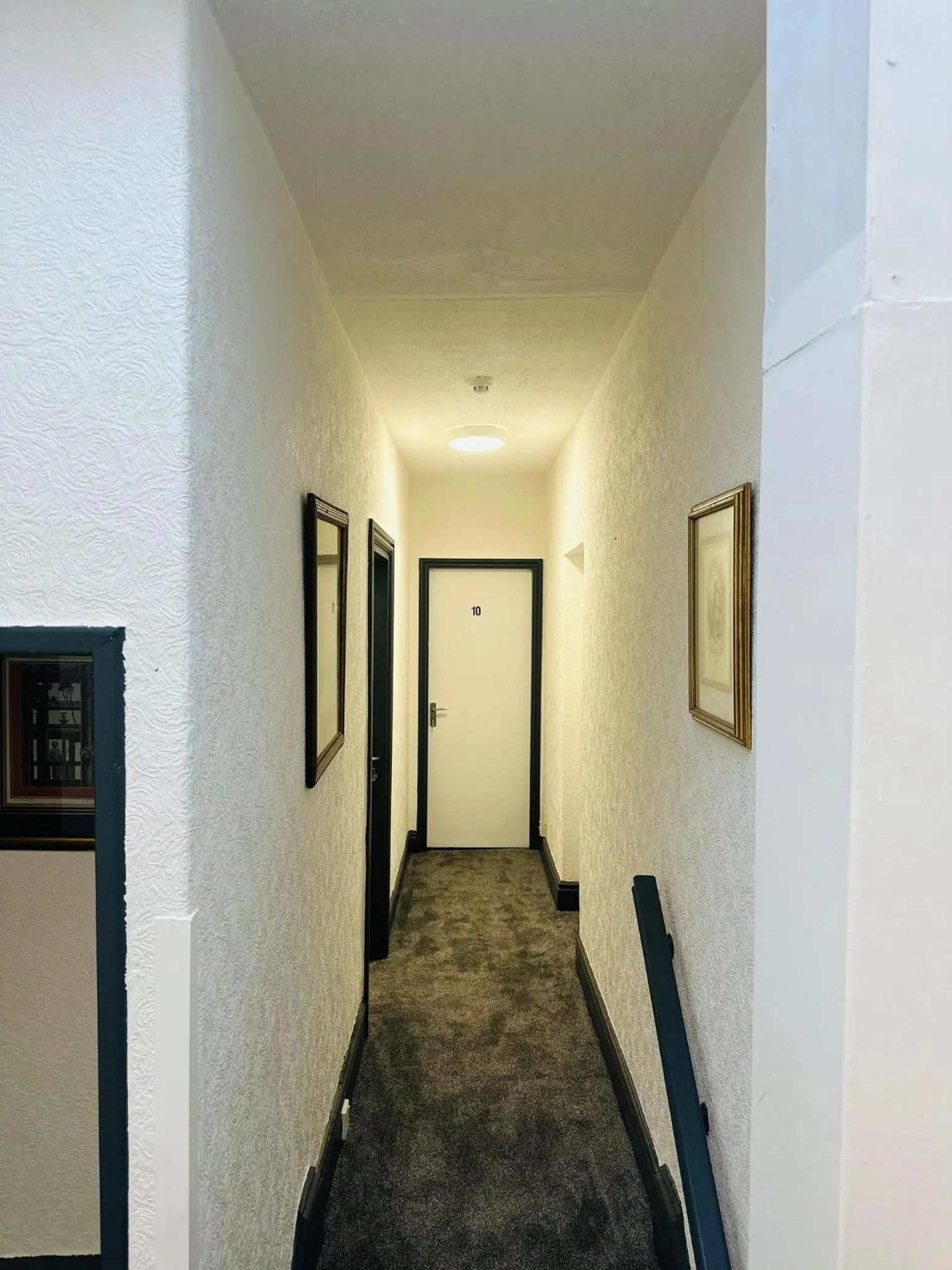 Bathroom in The New Valron Hotel