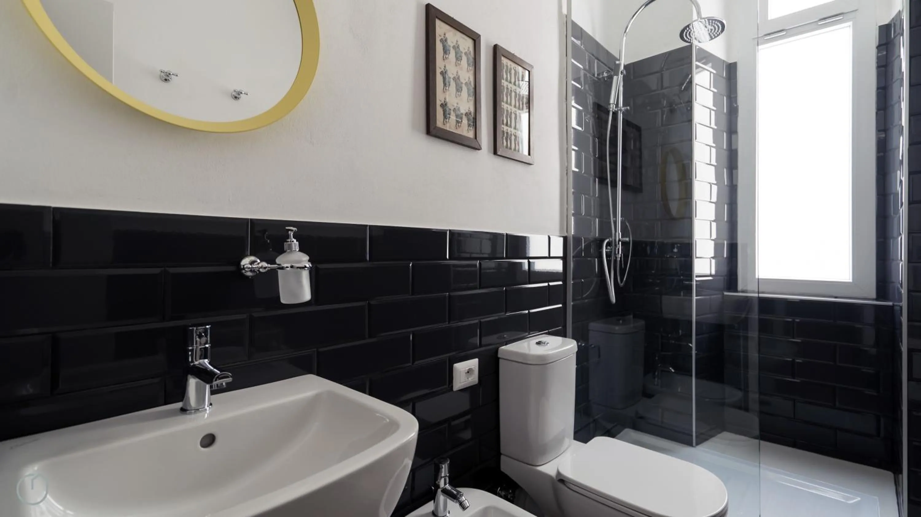 Toilet in Italianway-Melzo 12