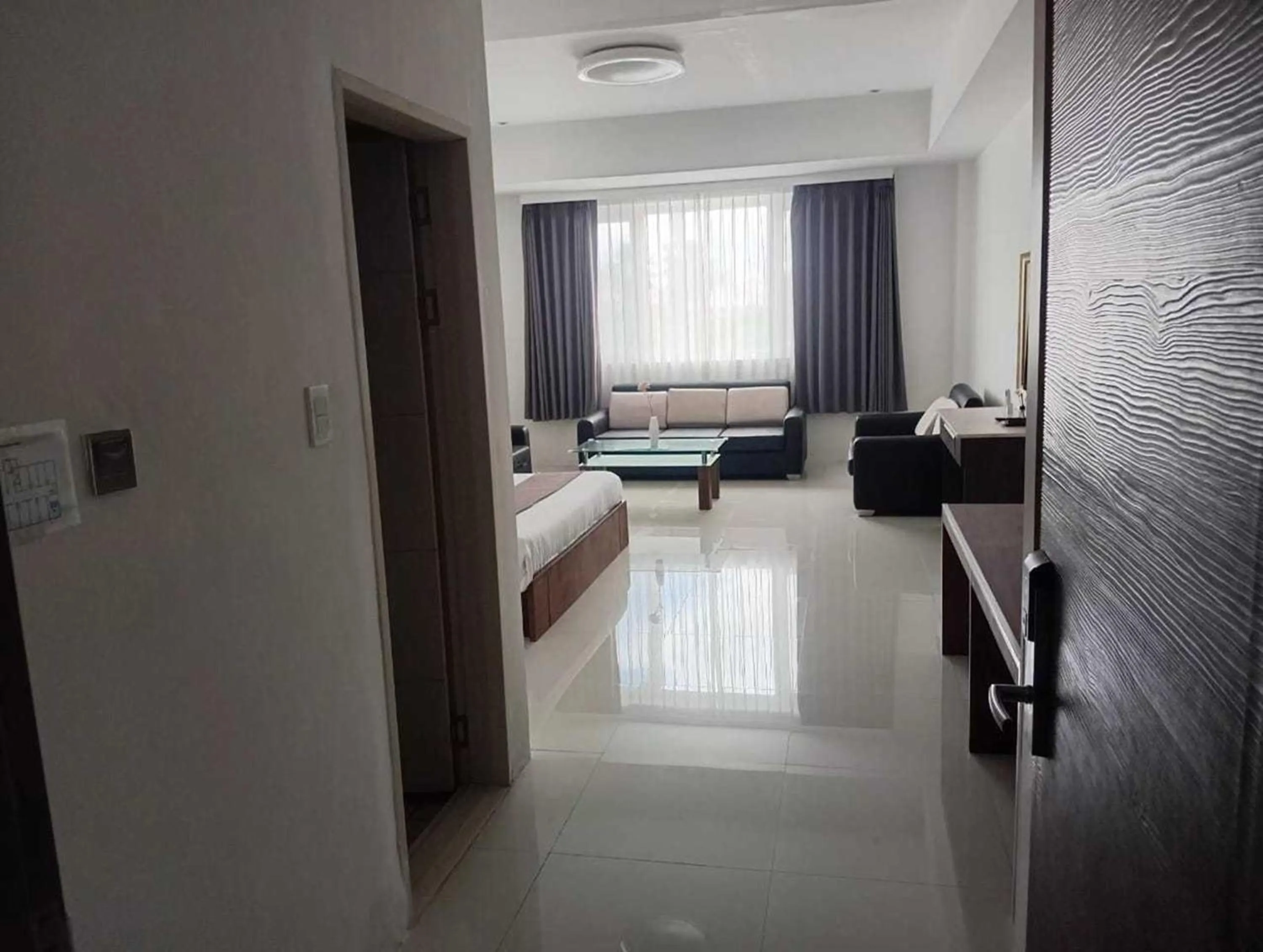 Photo of the whole room, Bed in Townhouse Oak Vera Hotel Near Clark International Airport