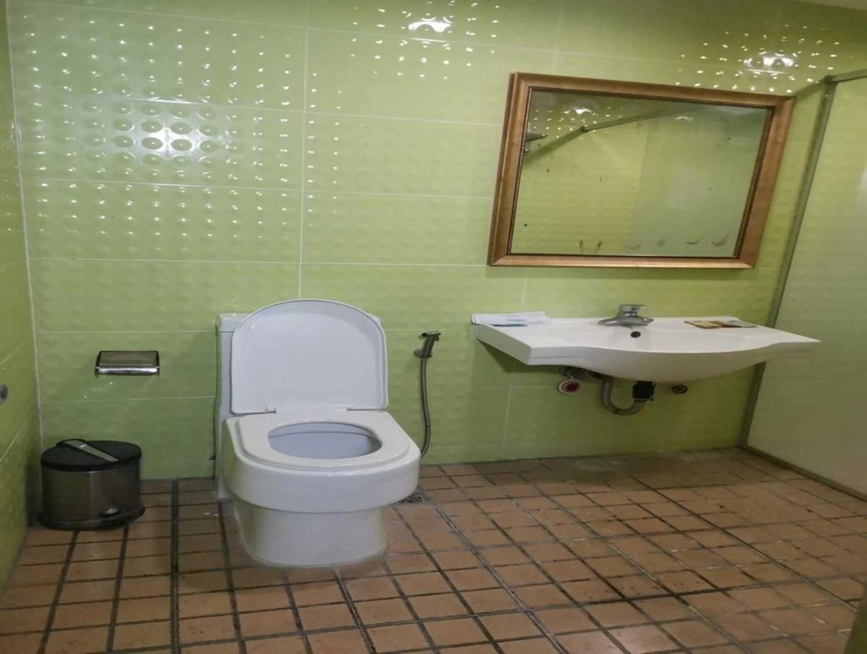 Bathroom in Townhouse Oak Vera Hotel Near Clark International Airport