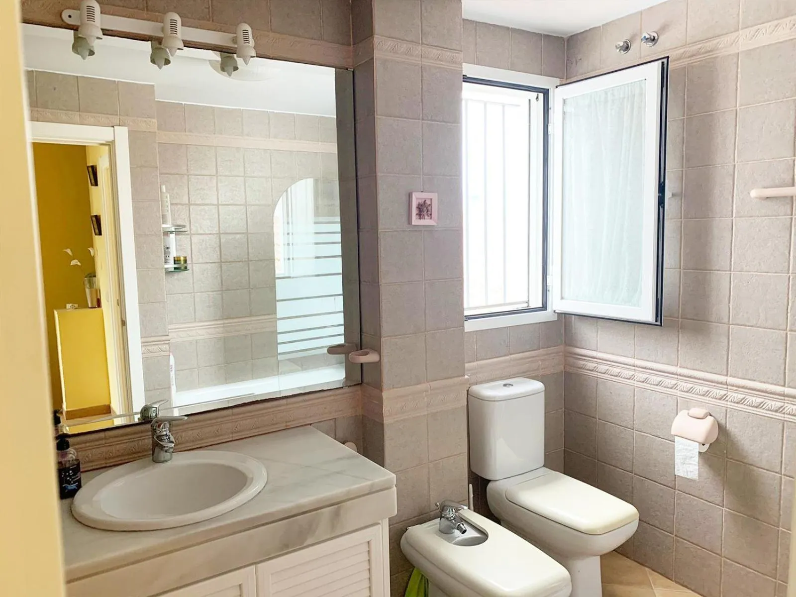 Bathroom in Life Apartments Costa Ballena