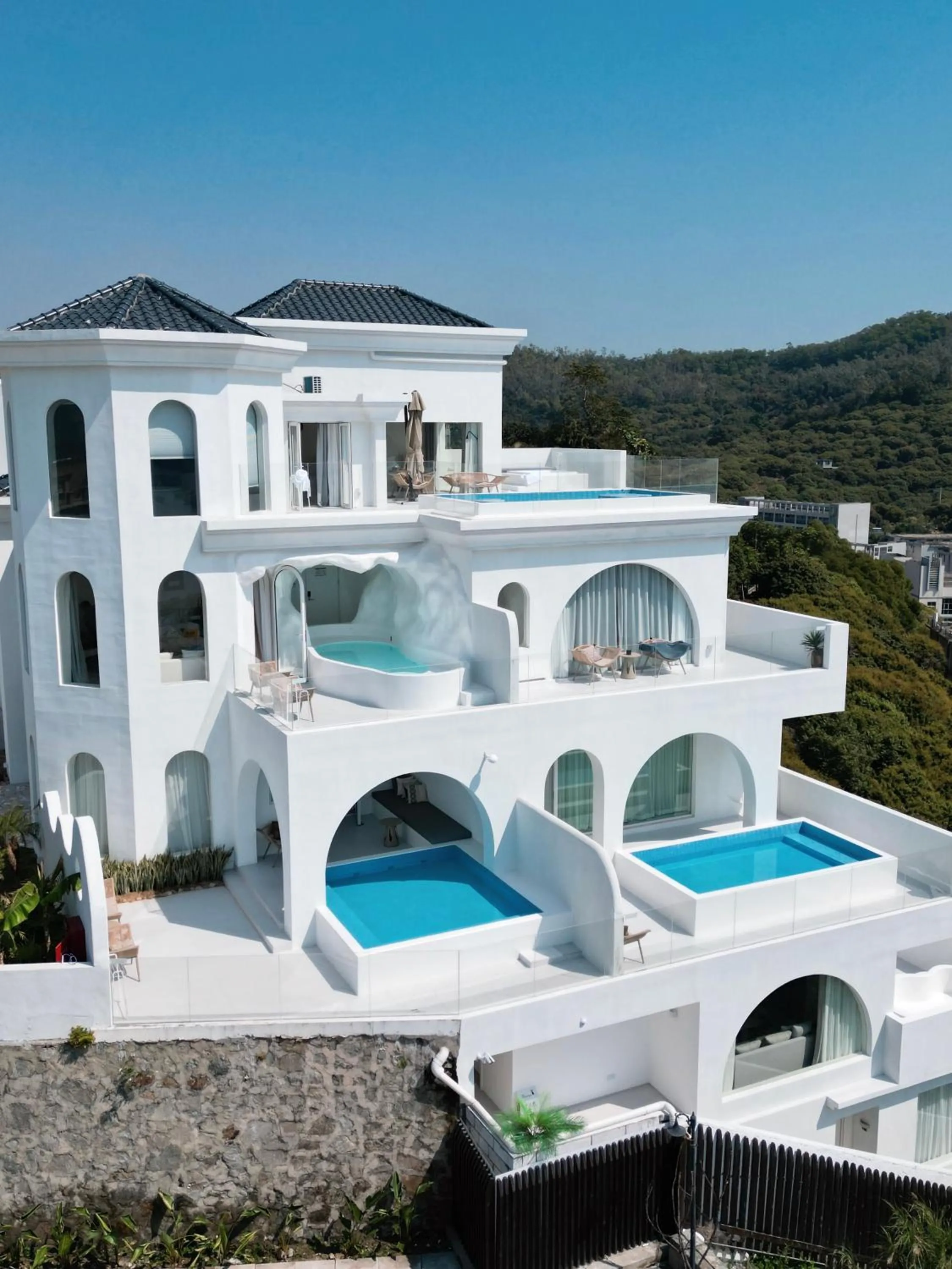 Miyue Shenzhen Blue and White Holy Island Cliff Pool Hotel