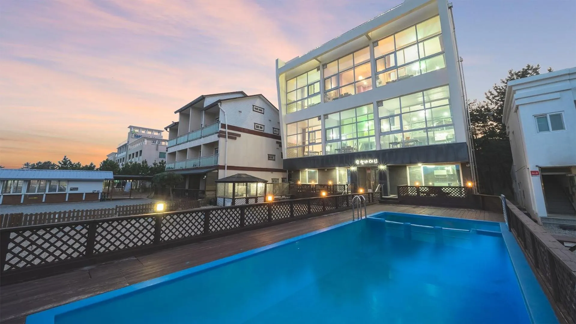 Property building in Yangyang Oceanvibe