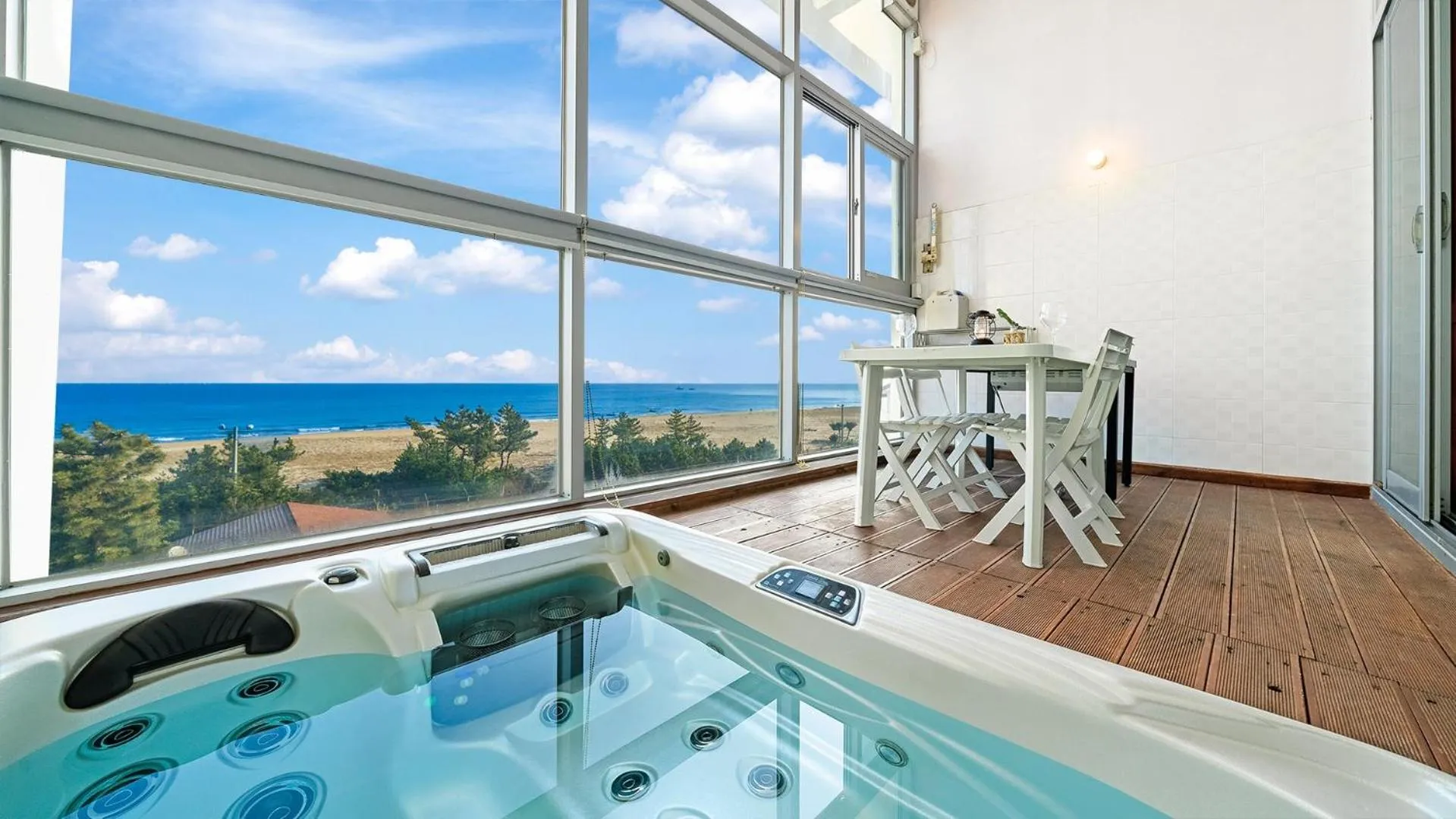 Photo of the whole room in Yangyang Oceanvibe