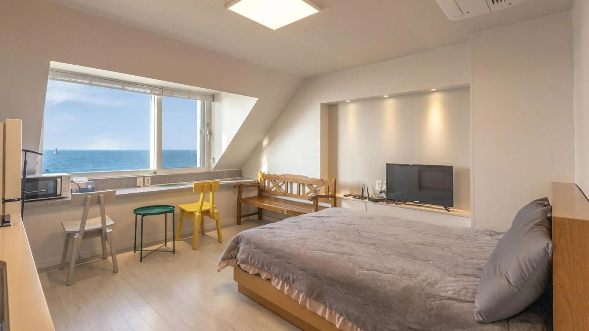 Property building, Bed in Boryeong lehouse pension