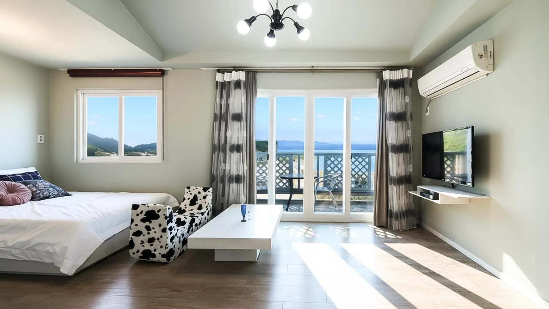 Property building, Bed in Namhae liebe Pension