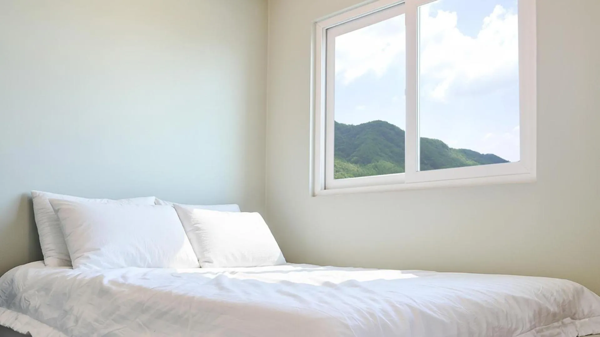 Property building, Bed in Namhae liebe Pension