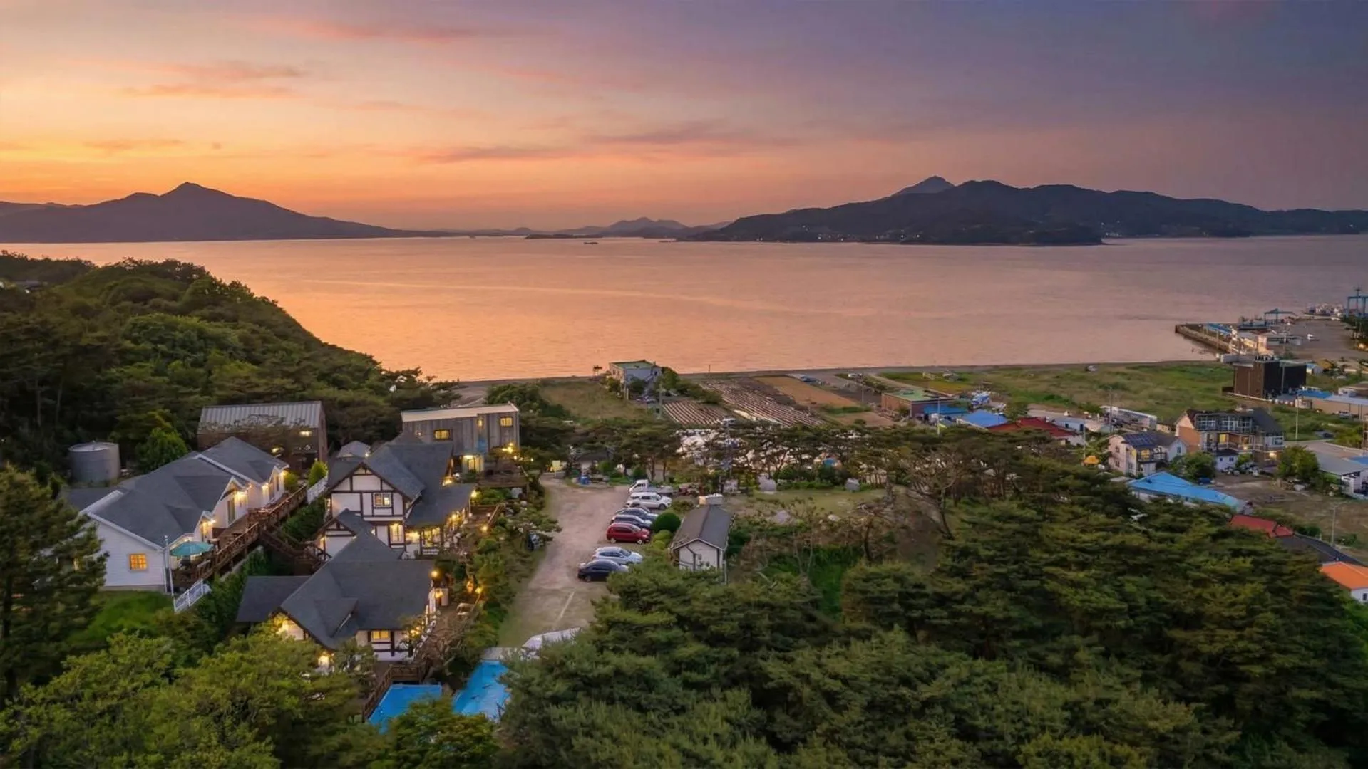 Property building in Seokmodo supsokbadapunggyeong pension